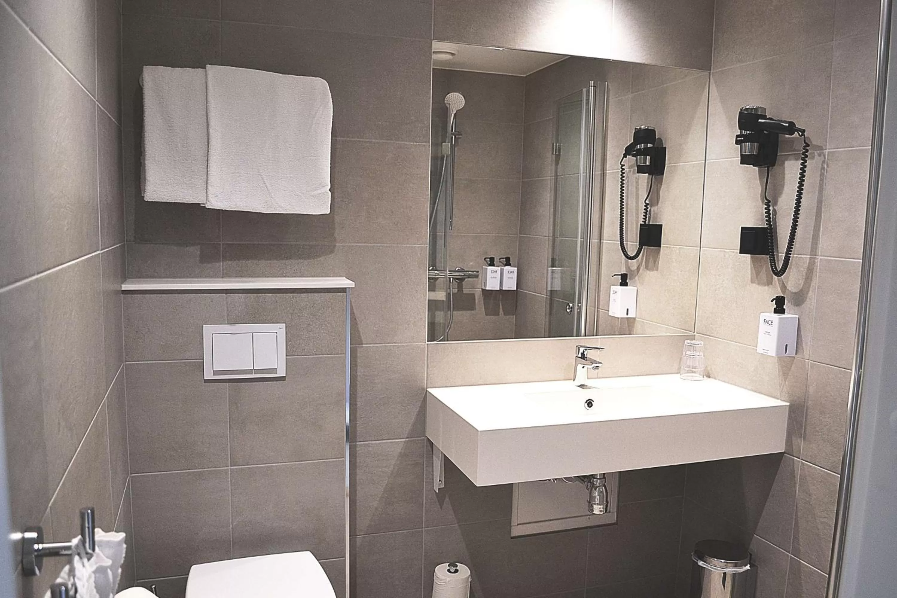 Bathroom in Thon Partner Hotel Central