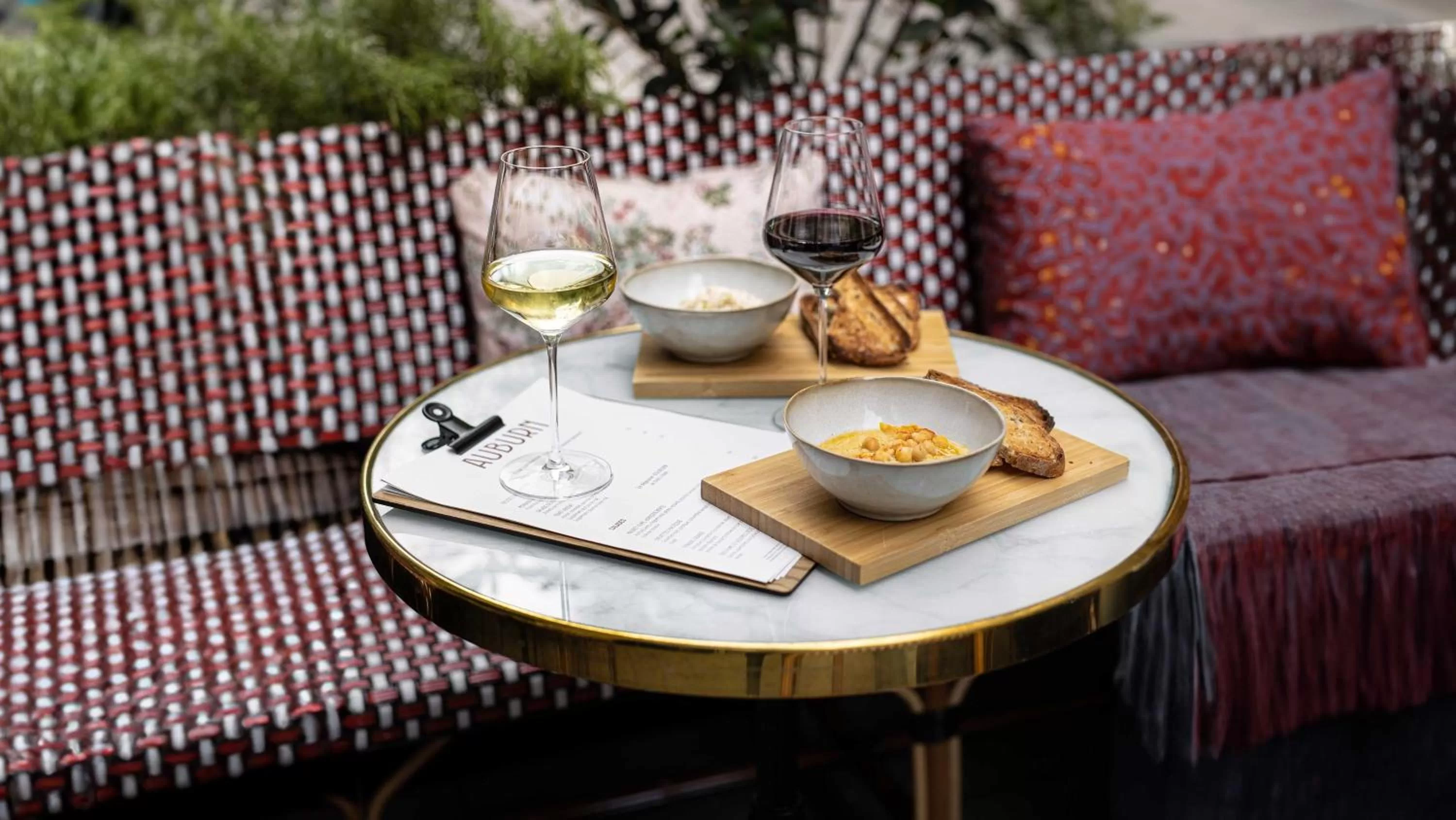 Restaurant/places to eat in Hotel Indigo Paris - Opera by IHG