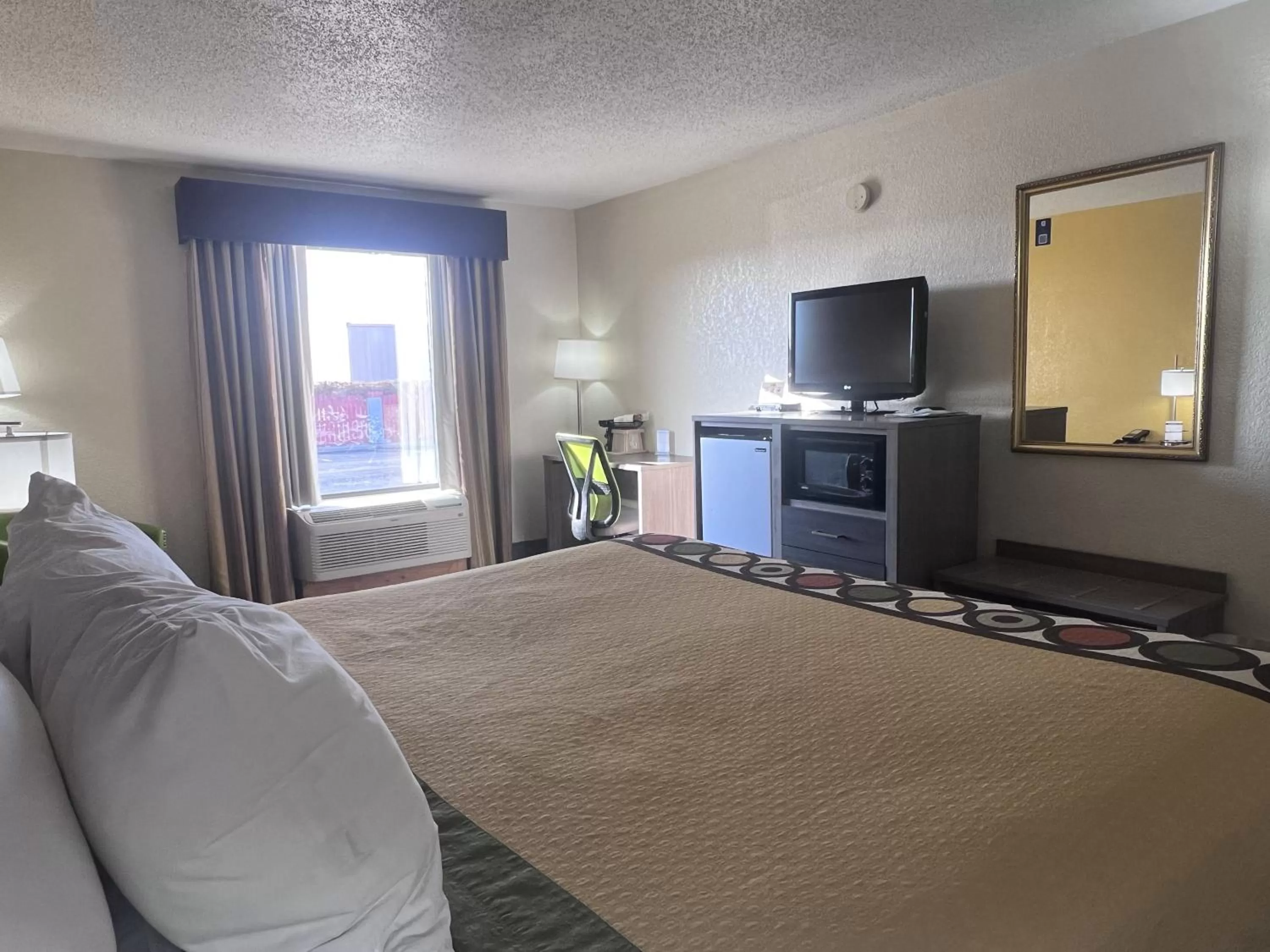 Bedroom, Bed in Super 8 by Wyndham Ft Stockton