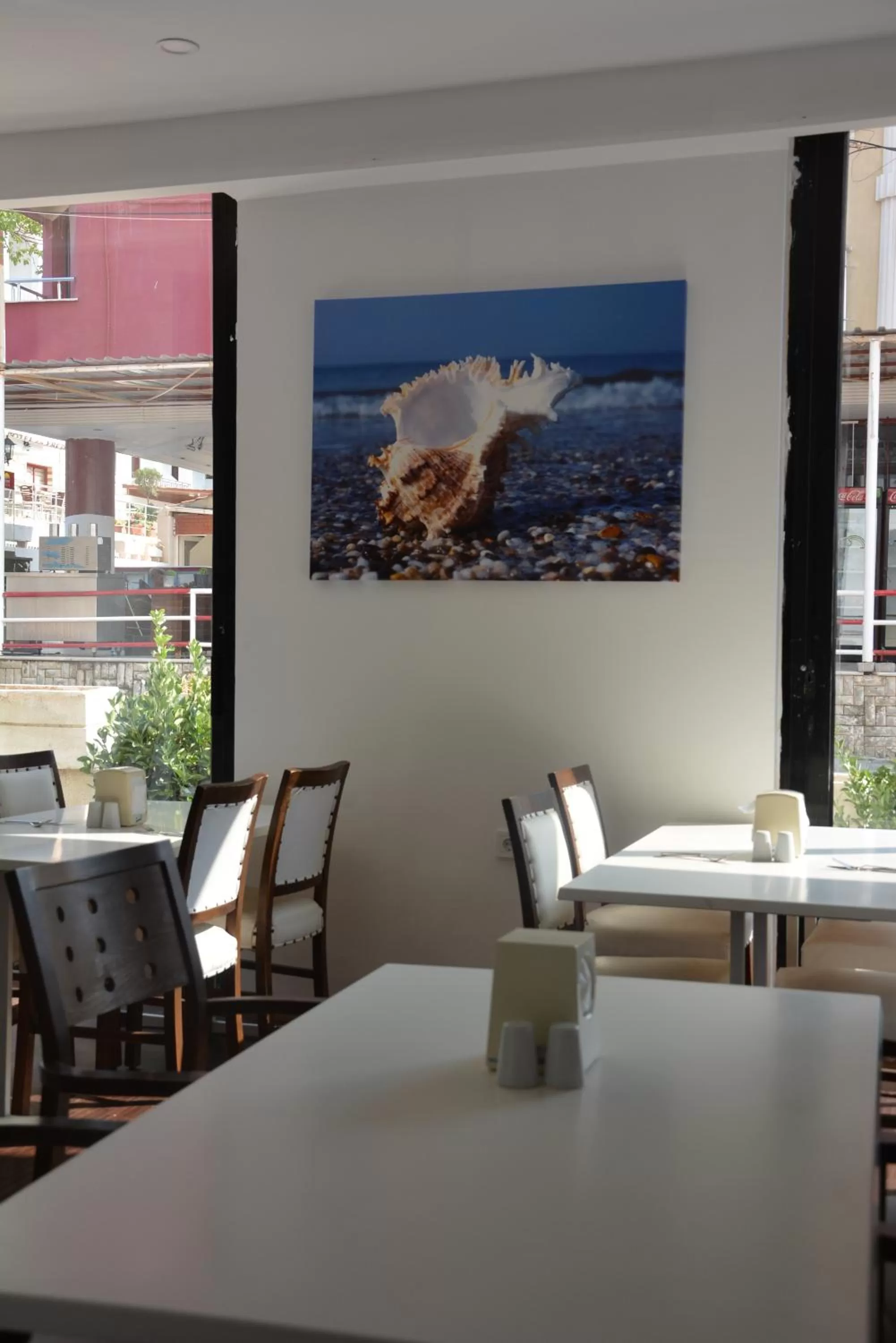 Restaurant/Places to Eat in Asena Hotel