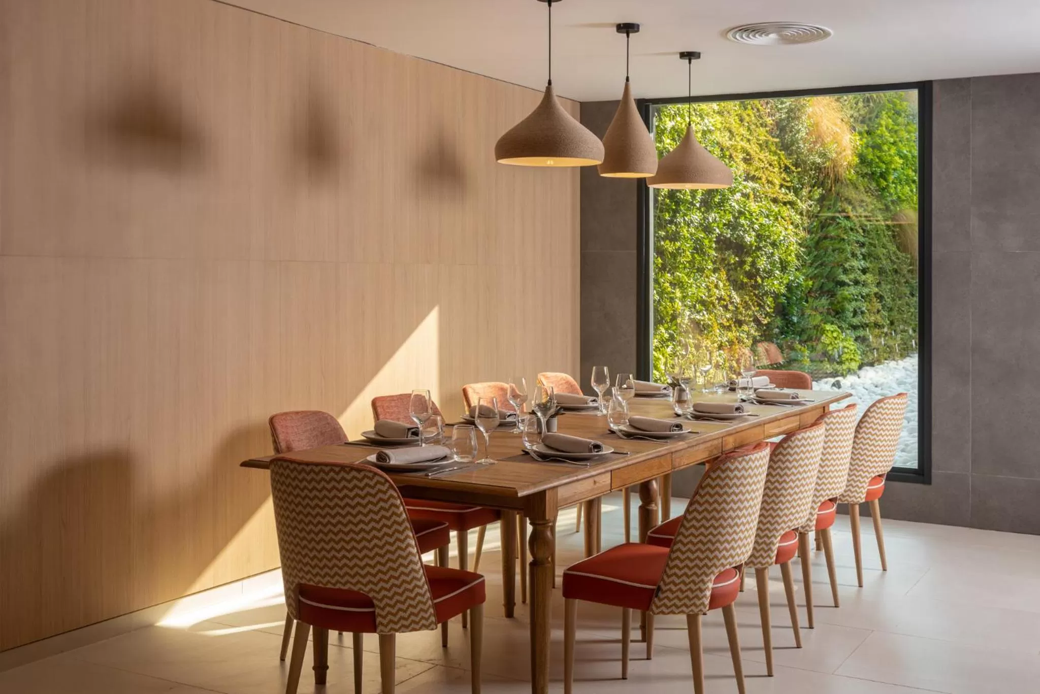 Restaurant/places to eat in L'Azure Hotel 4* Sup