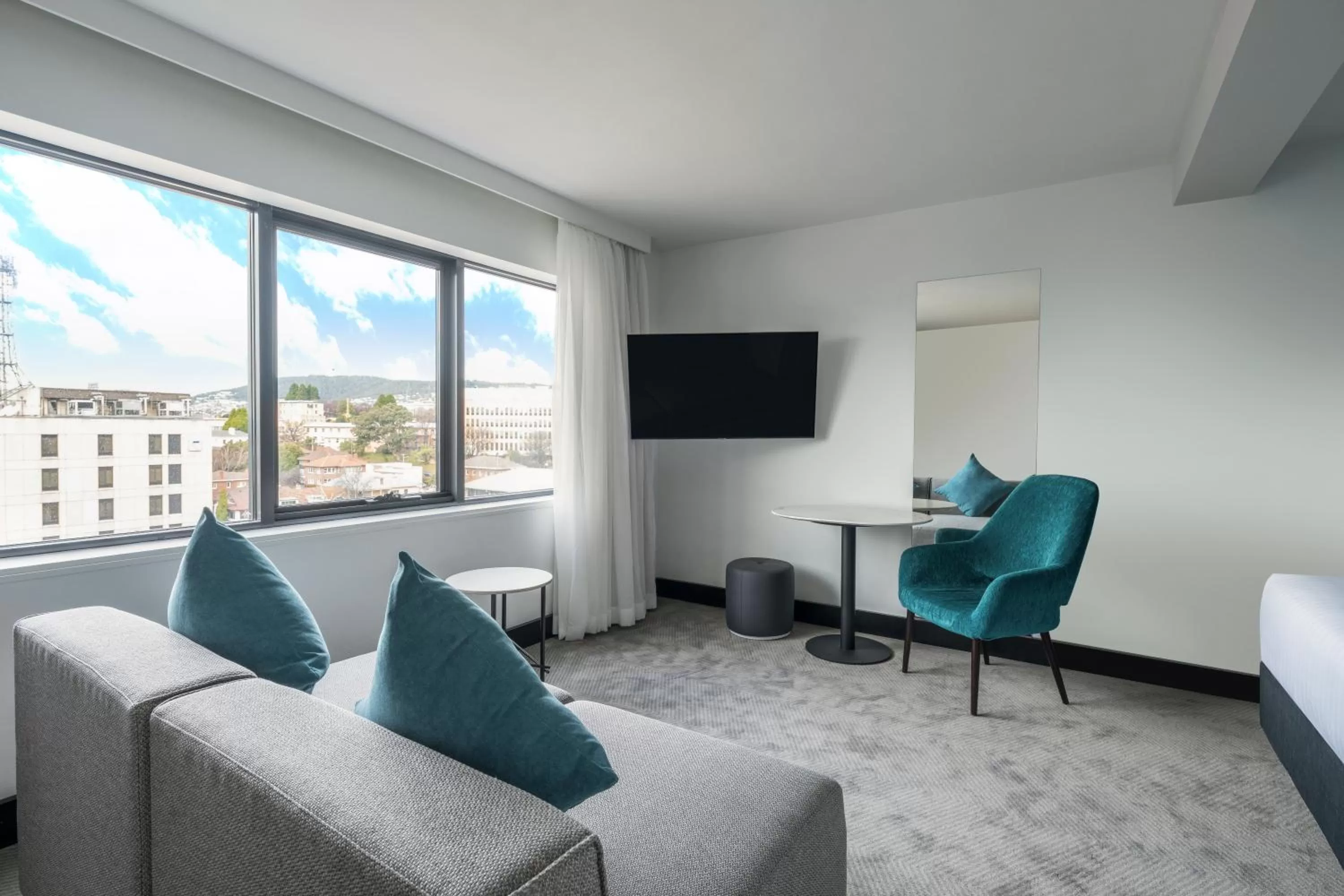 TV and multimedia in Travelodge Hotel Hobart