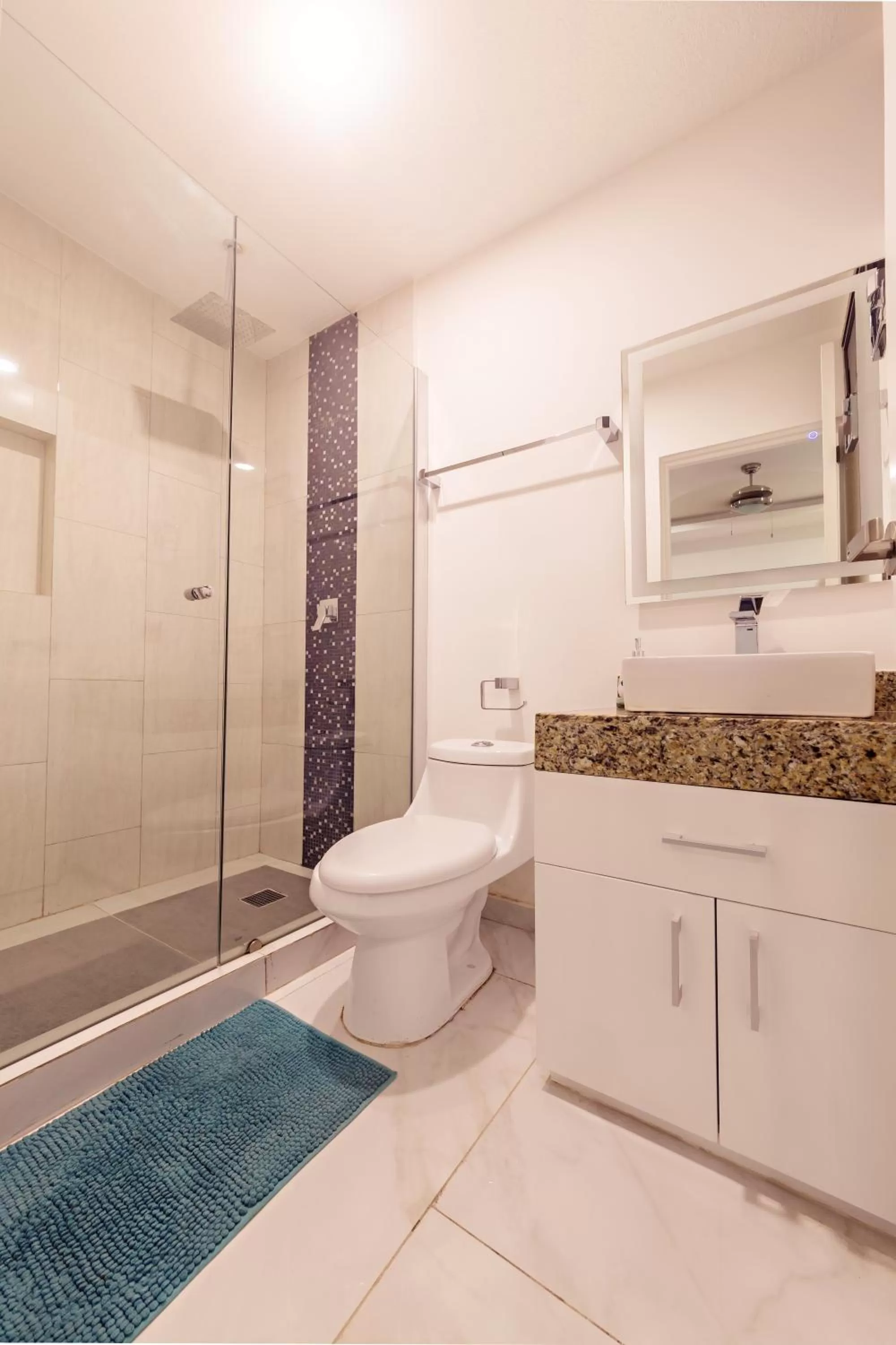 Bathroom in Mararena Family Apartments & Long Stay Living - Steps from 5th Avenue