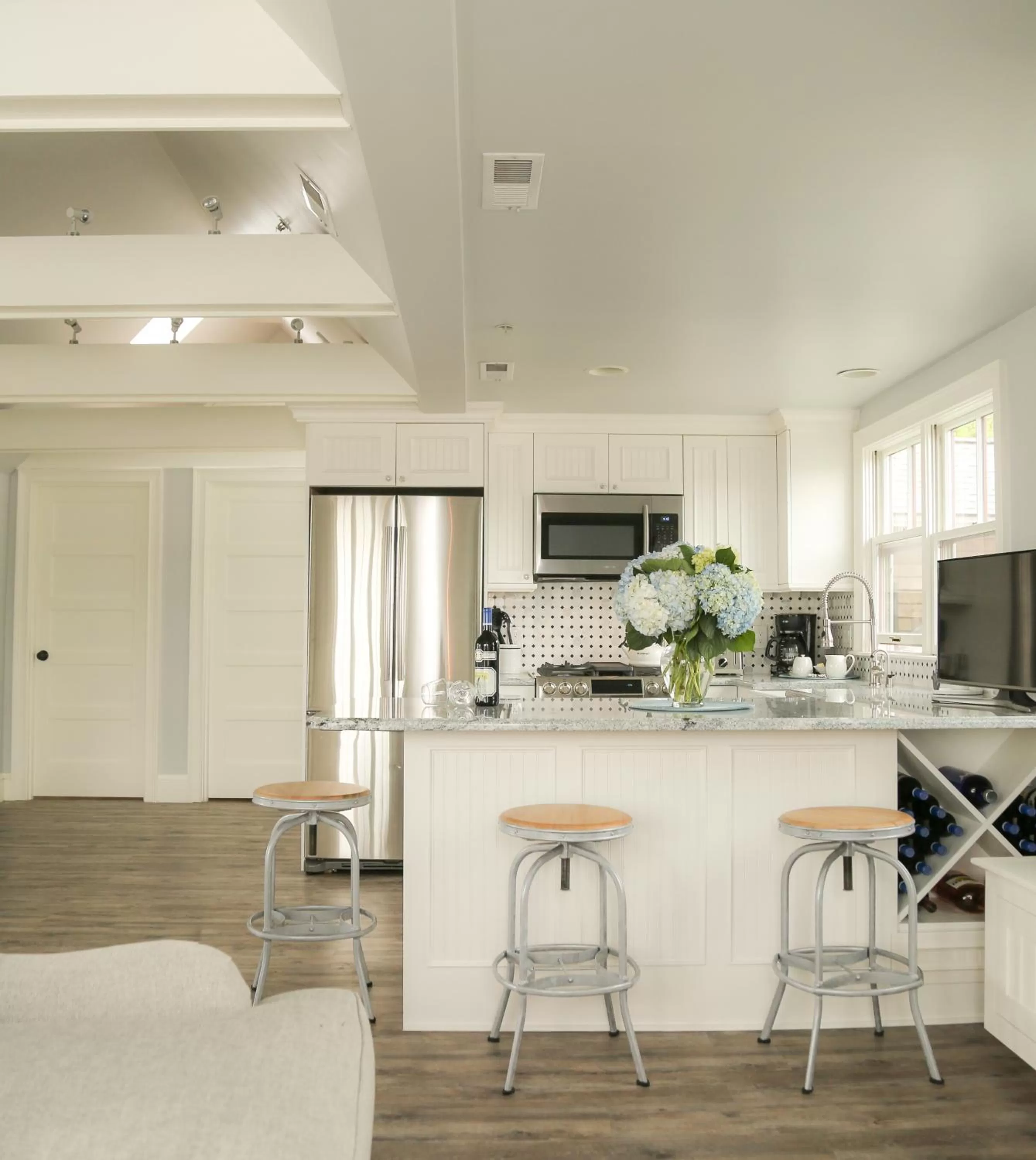 Kitchen or kitchenette in Almondy Inn Bed & Breakfast