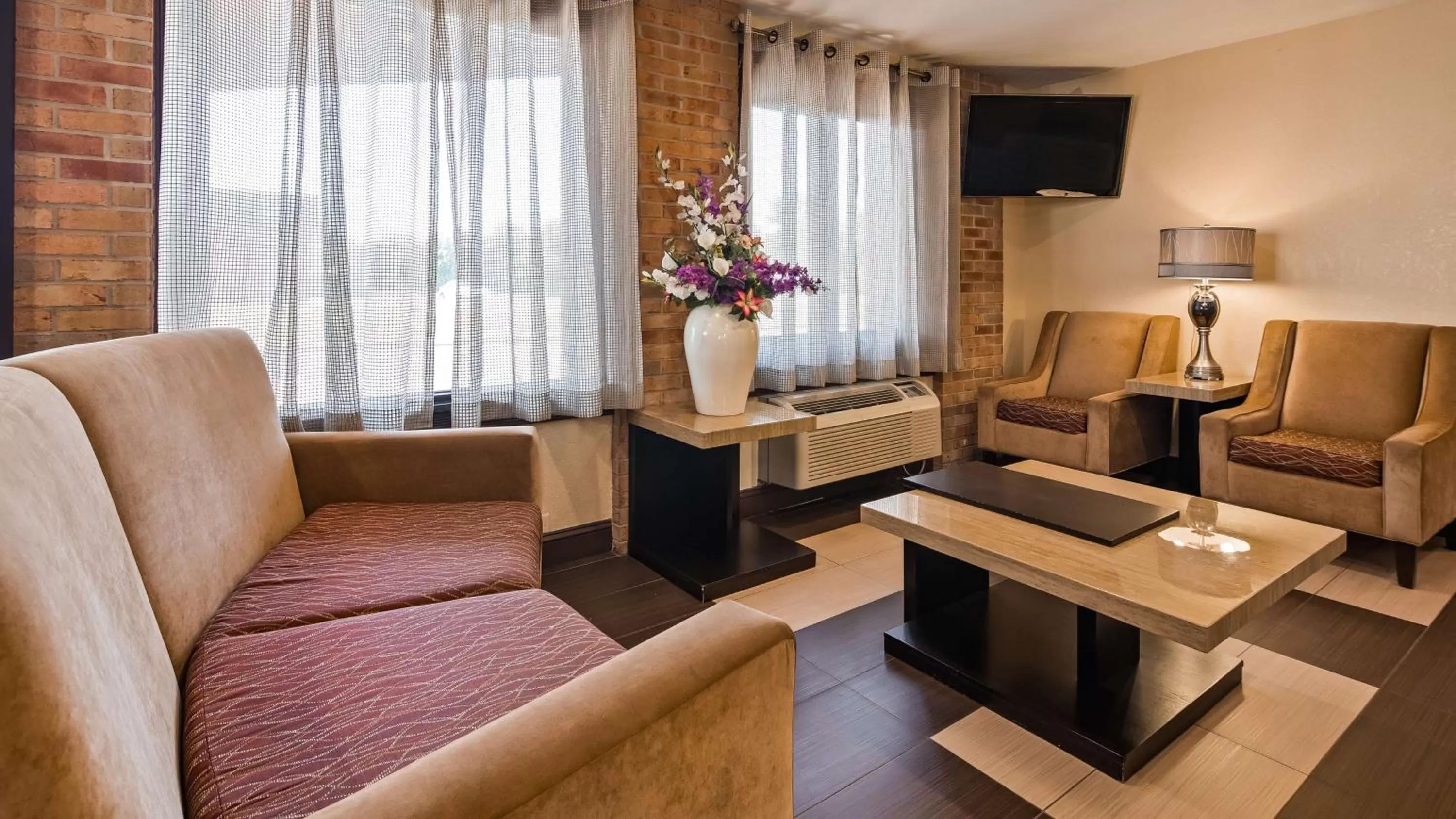 Lobby or reception in Best Western Jacksonville Inn