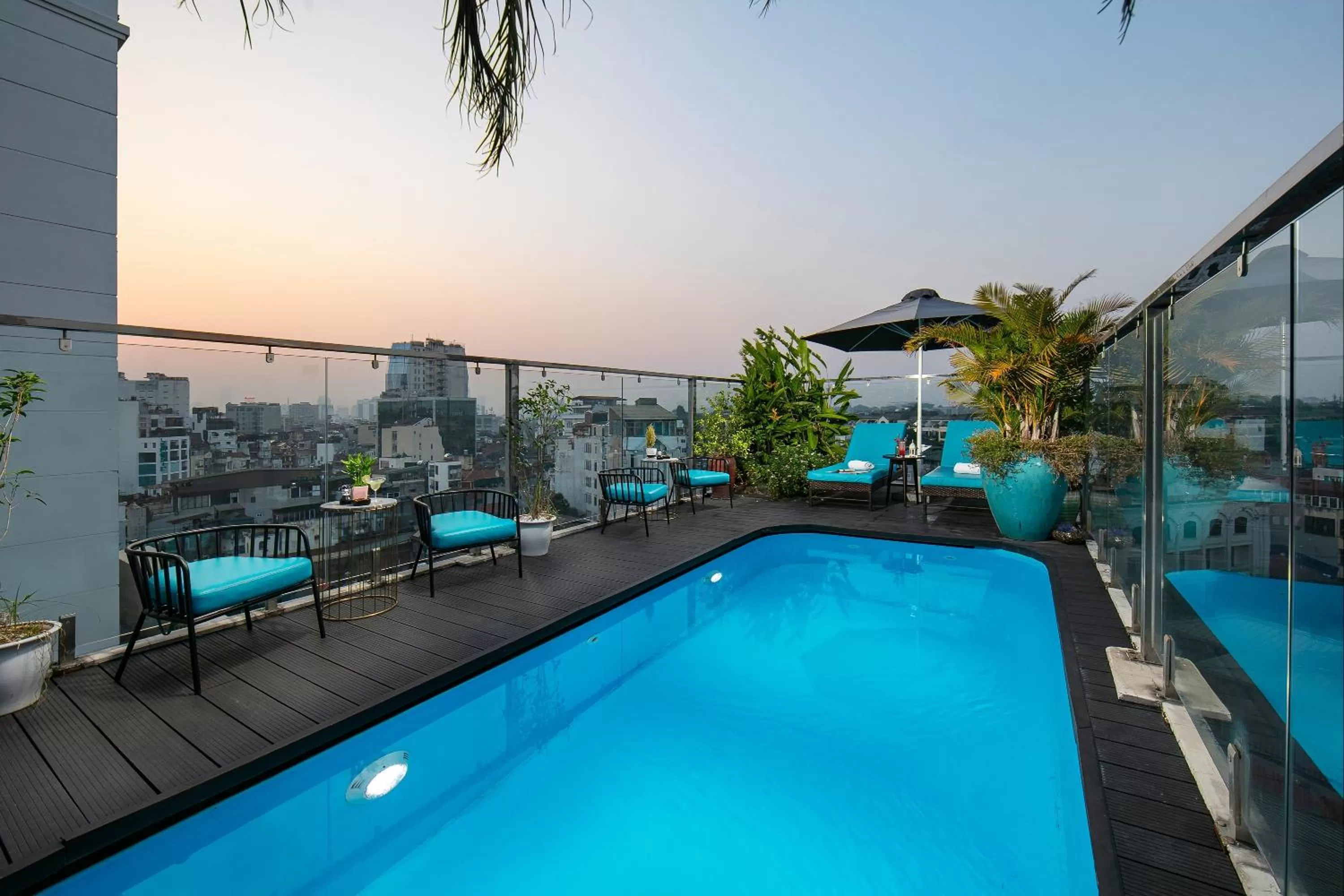 Pool view in San Palace Hotel & Rooftop