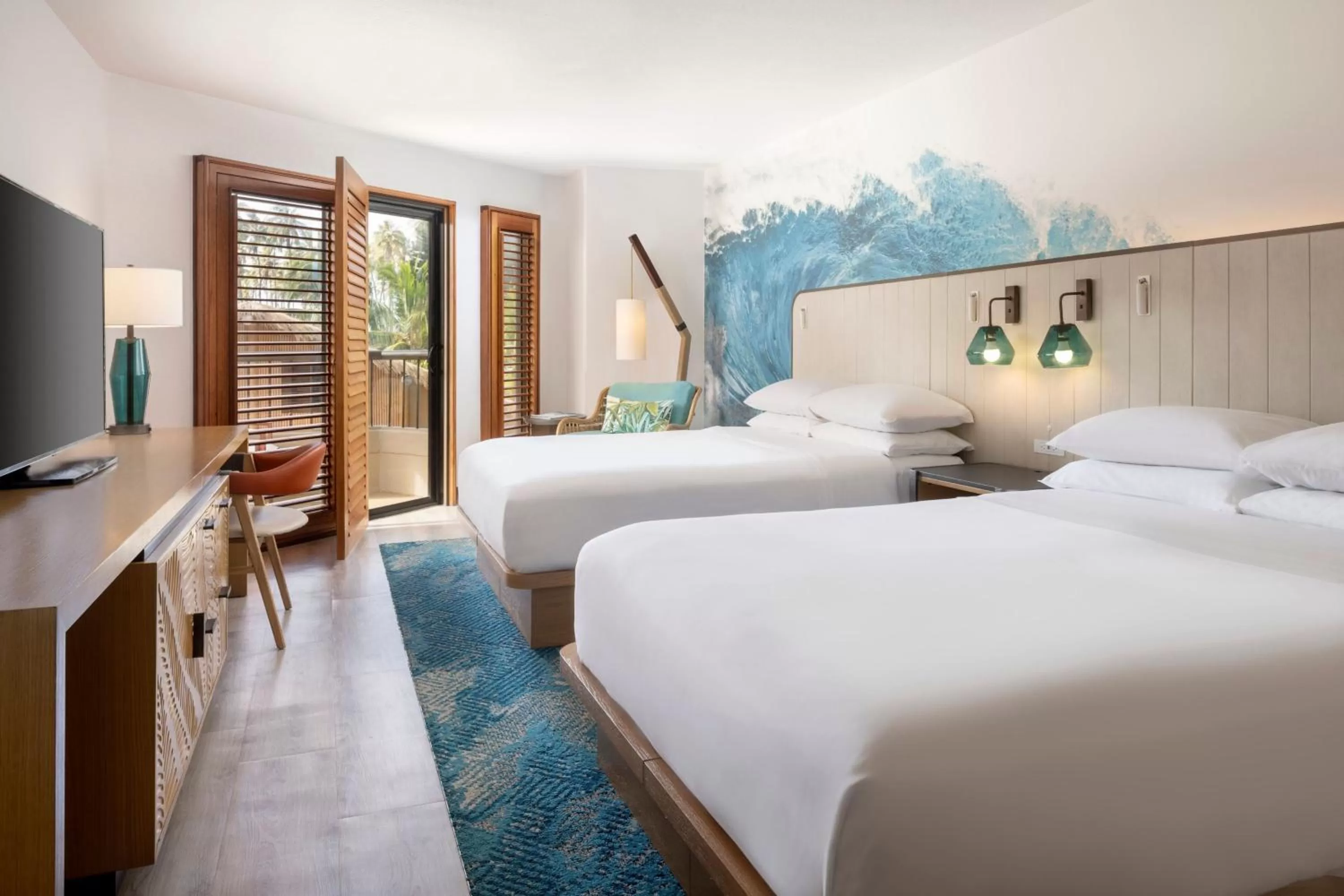 Photo of the whole room, Bed in Sheraton Kauai Coconut Beach Resort