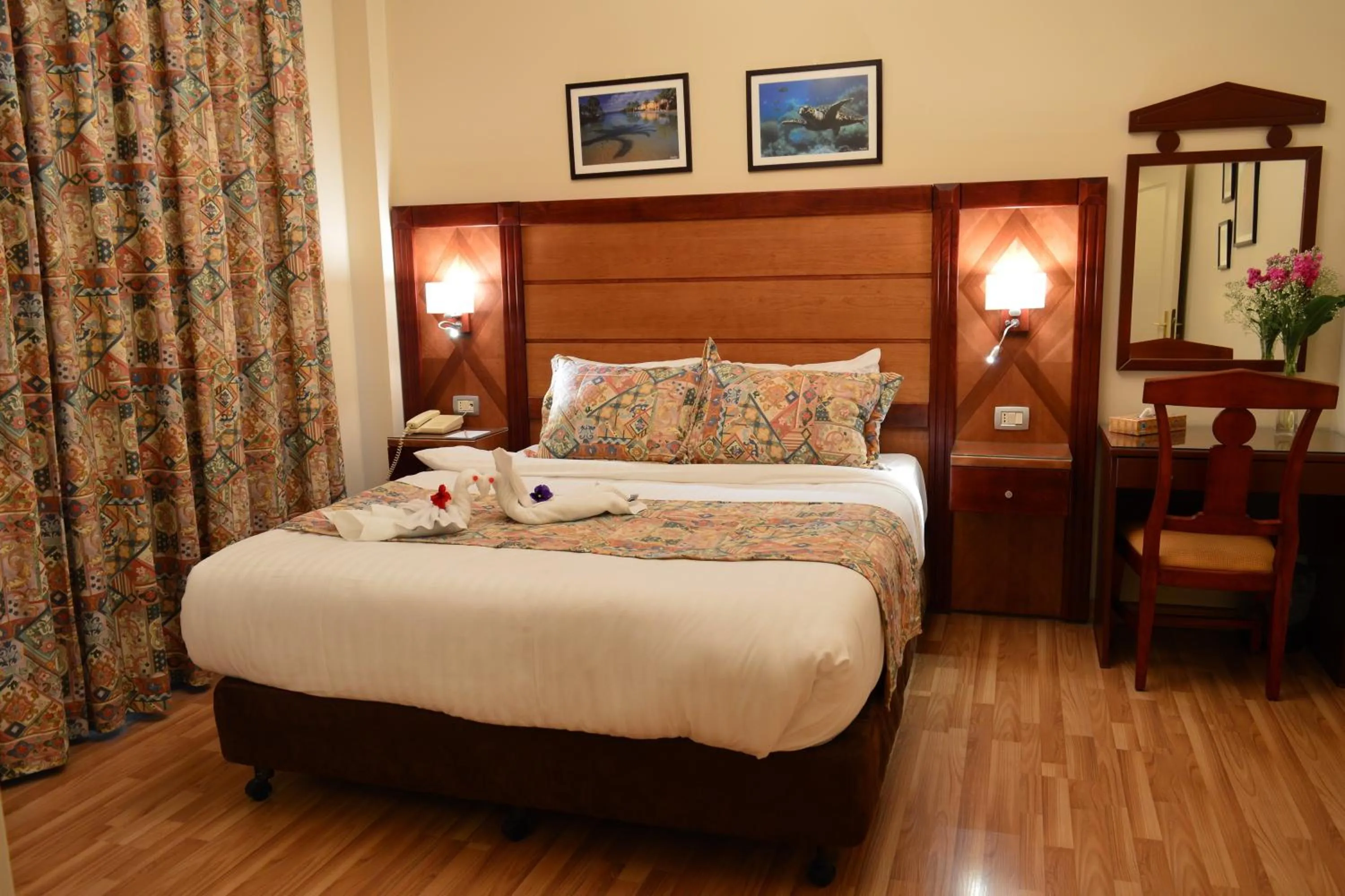 Bedroom, Bed in Comfort Hotel Suites