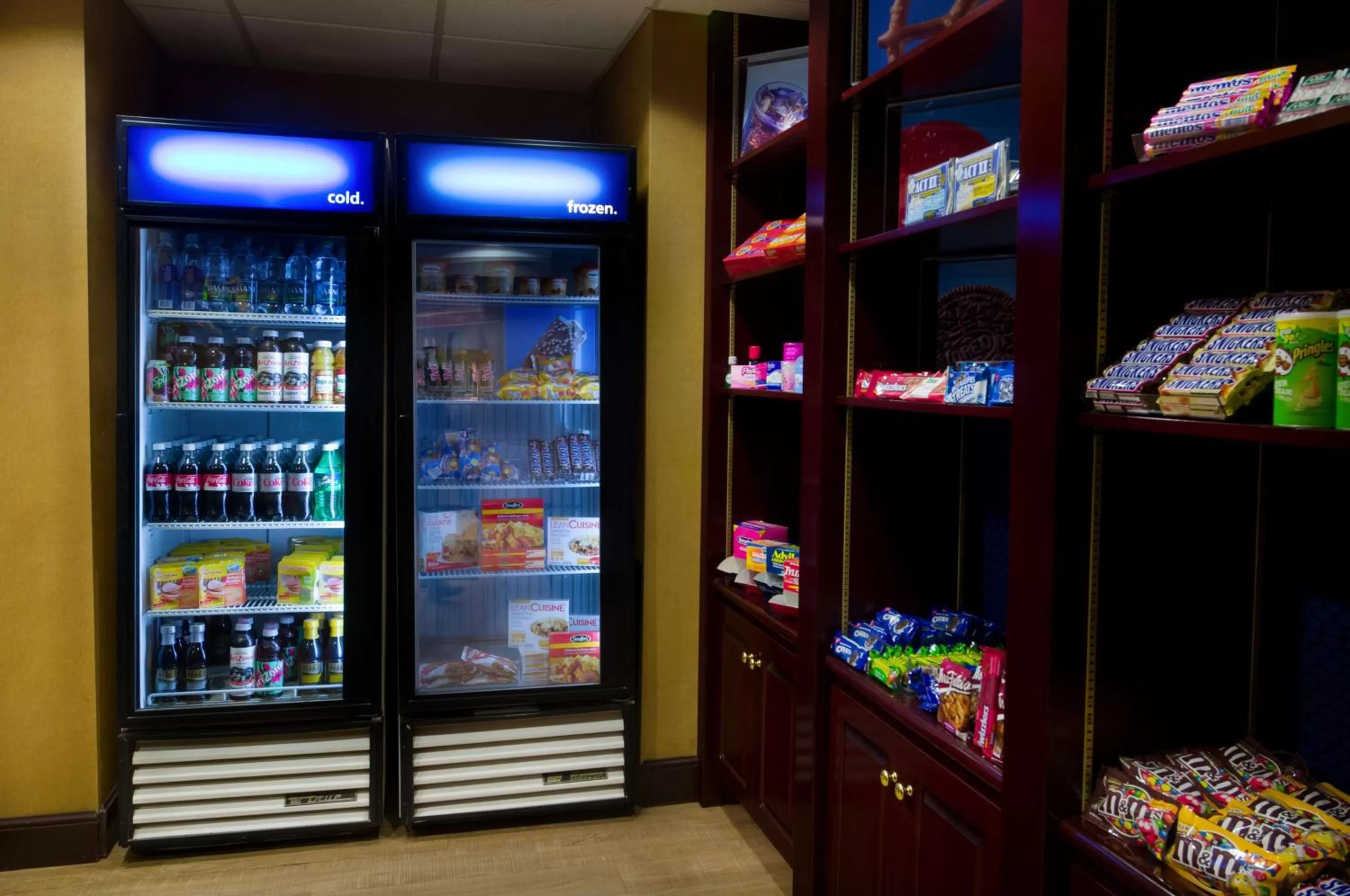 Restaurant/places to eat in Hampton Inn Stow