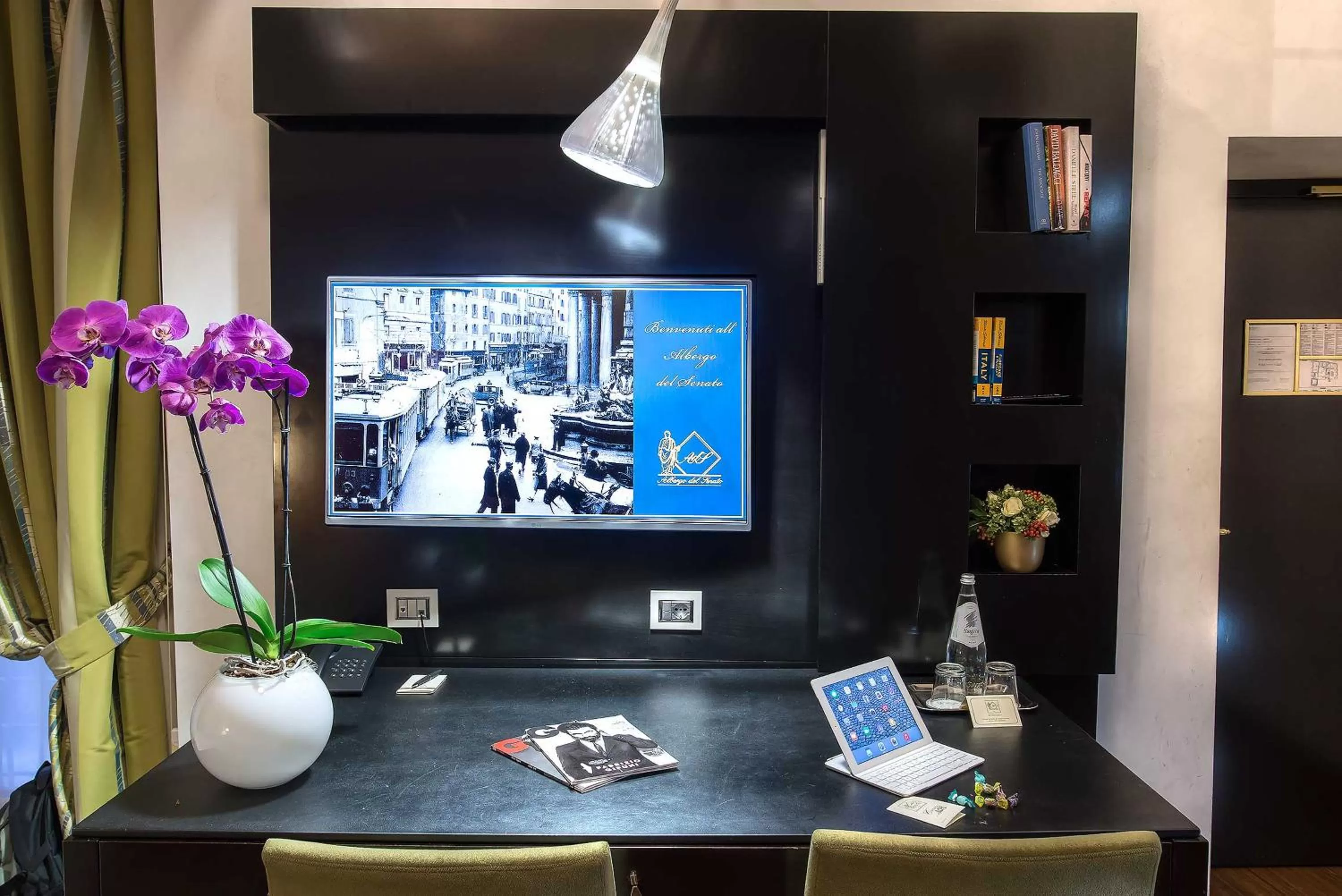 TV and multimedia in Albergo del Senato