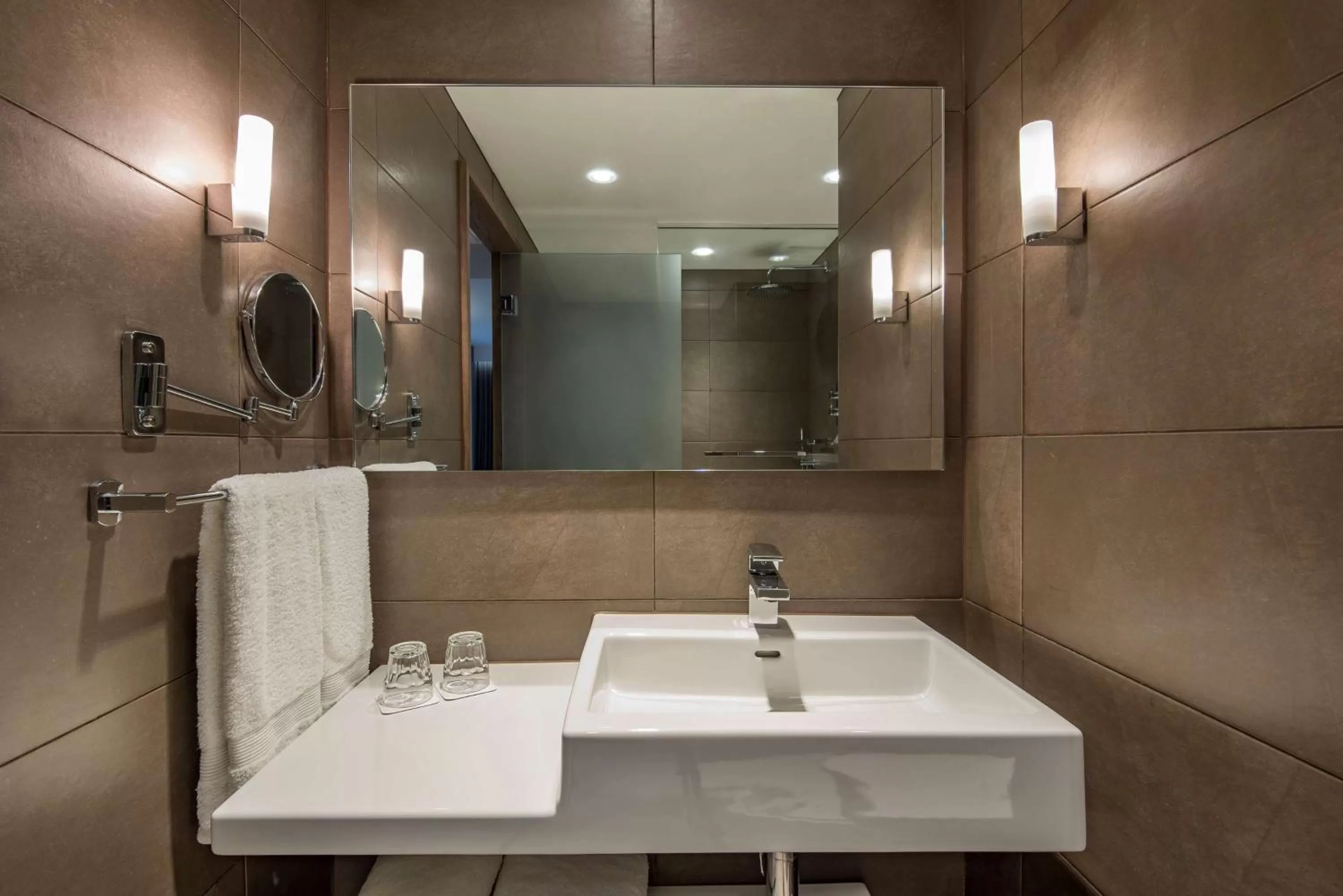 Bathroom in Radisson Blu Manchester Airport