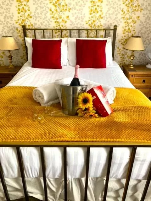 Bedroom in The Black Swan Hotel