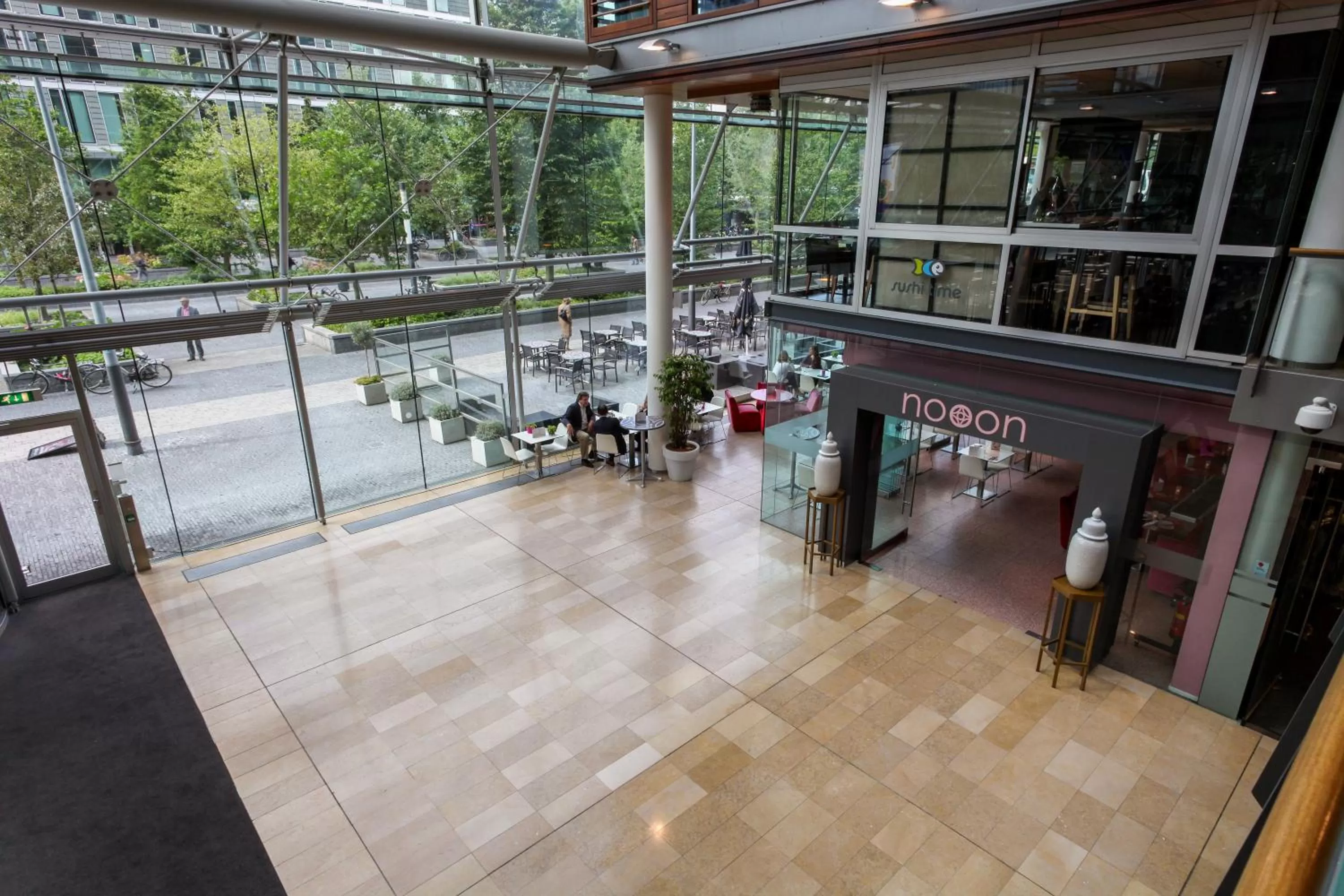 Facade/entrance in Qbic Amsterdam WTC