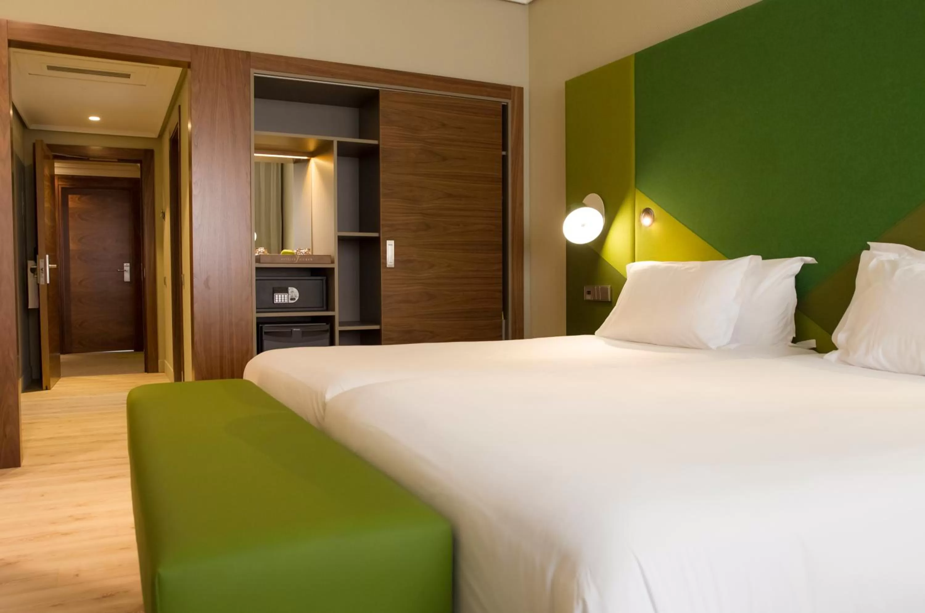 Photo of the whole room, Bed in Hotel Silken Indautxu