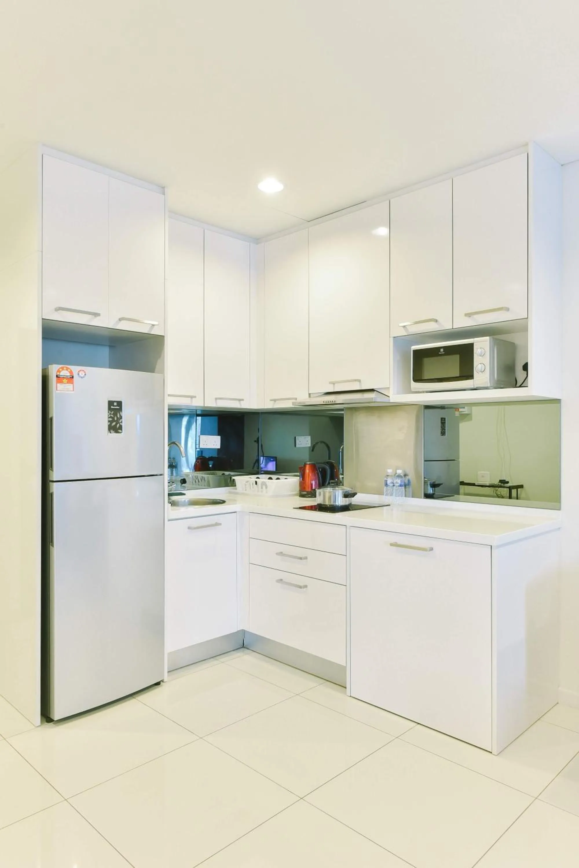Kitchen or kitchenette in Summer Suites Residences by Subhome