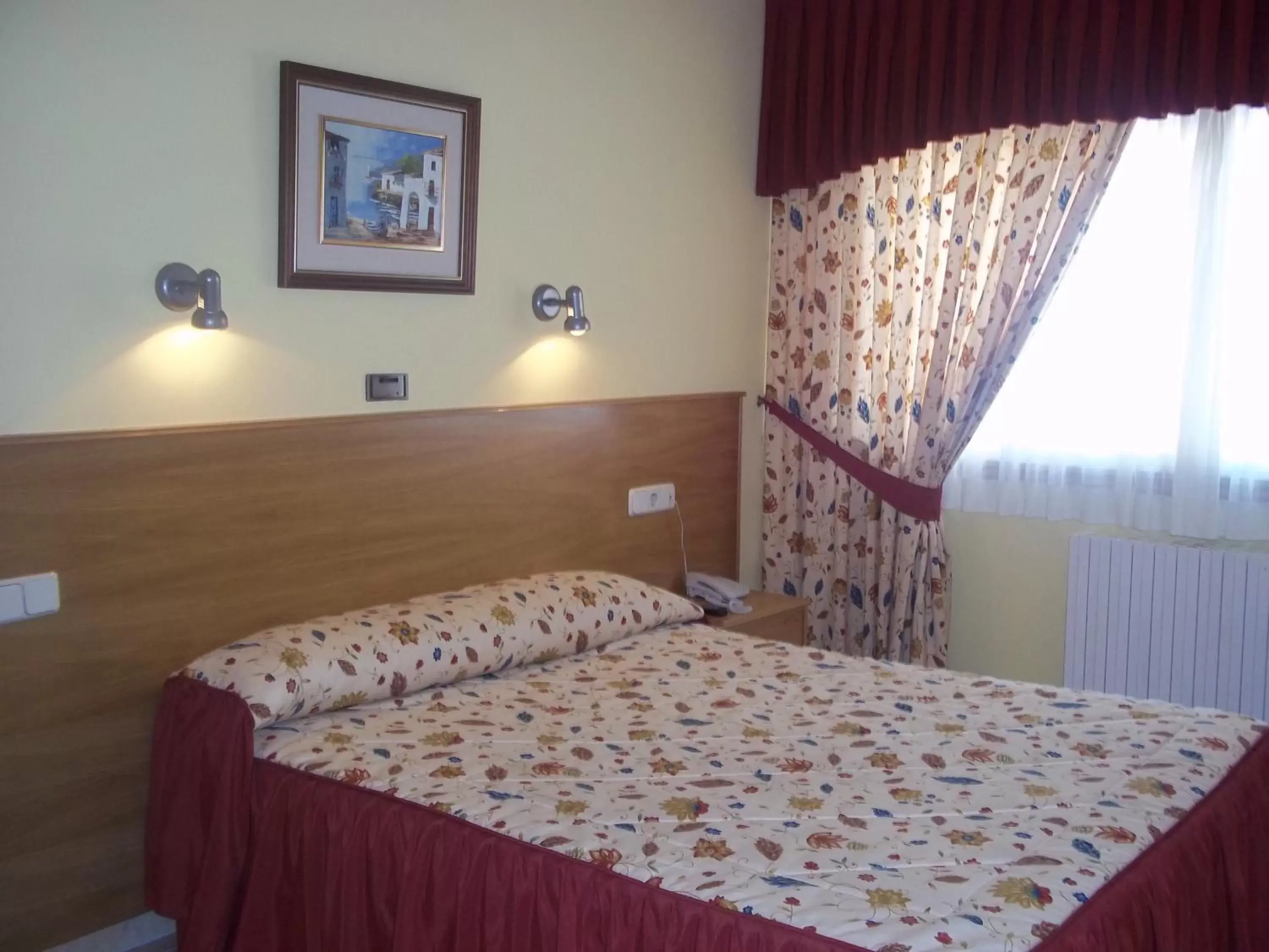 Standard Single Room in Hotel Suiza Standard Single Room in Hotel Suiza