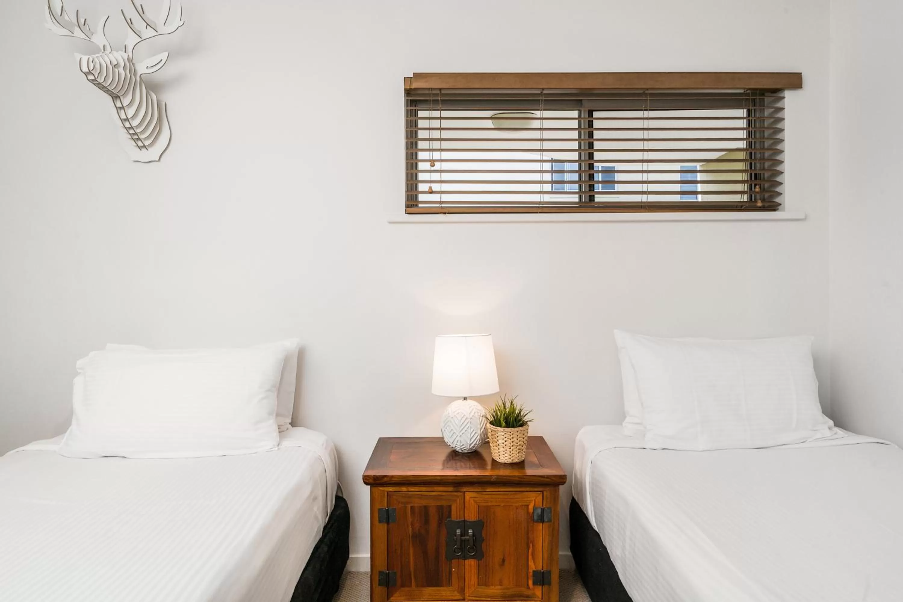 Bedroom, Bed in Grandview Apartments