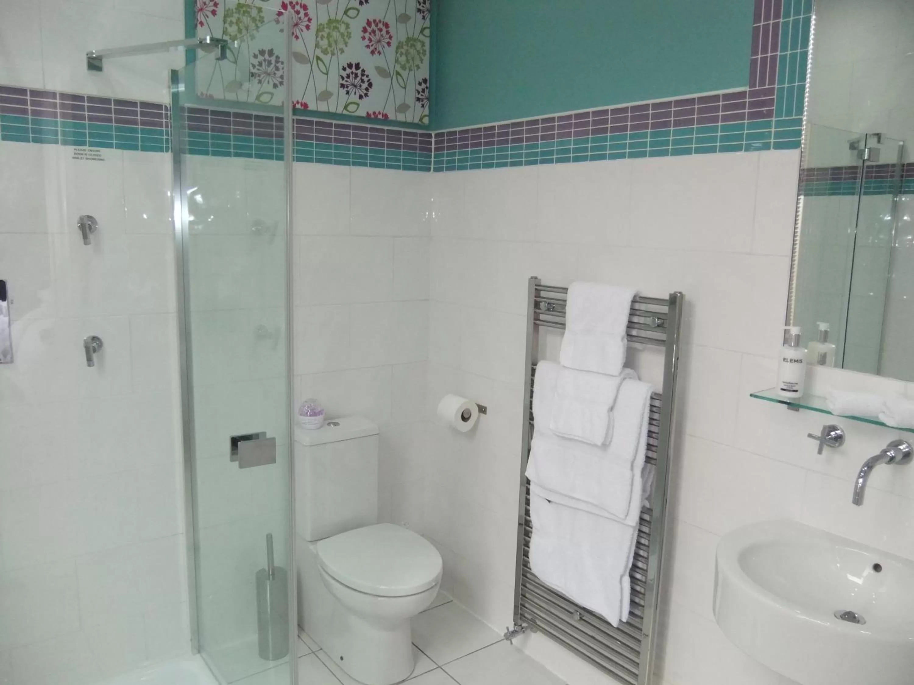 Spring, Bathroom in FourRooms - Couples Only