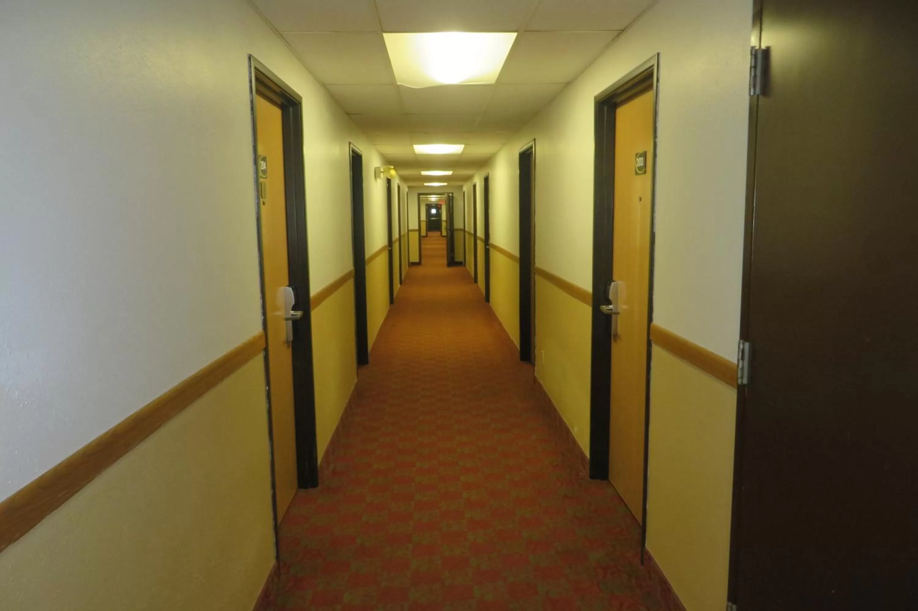 Decorative detail in Super 8 by Wyndham Grinnell IA