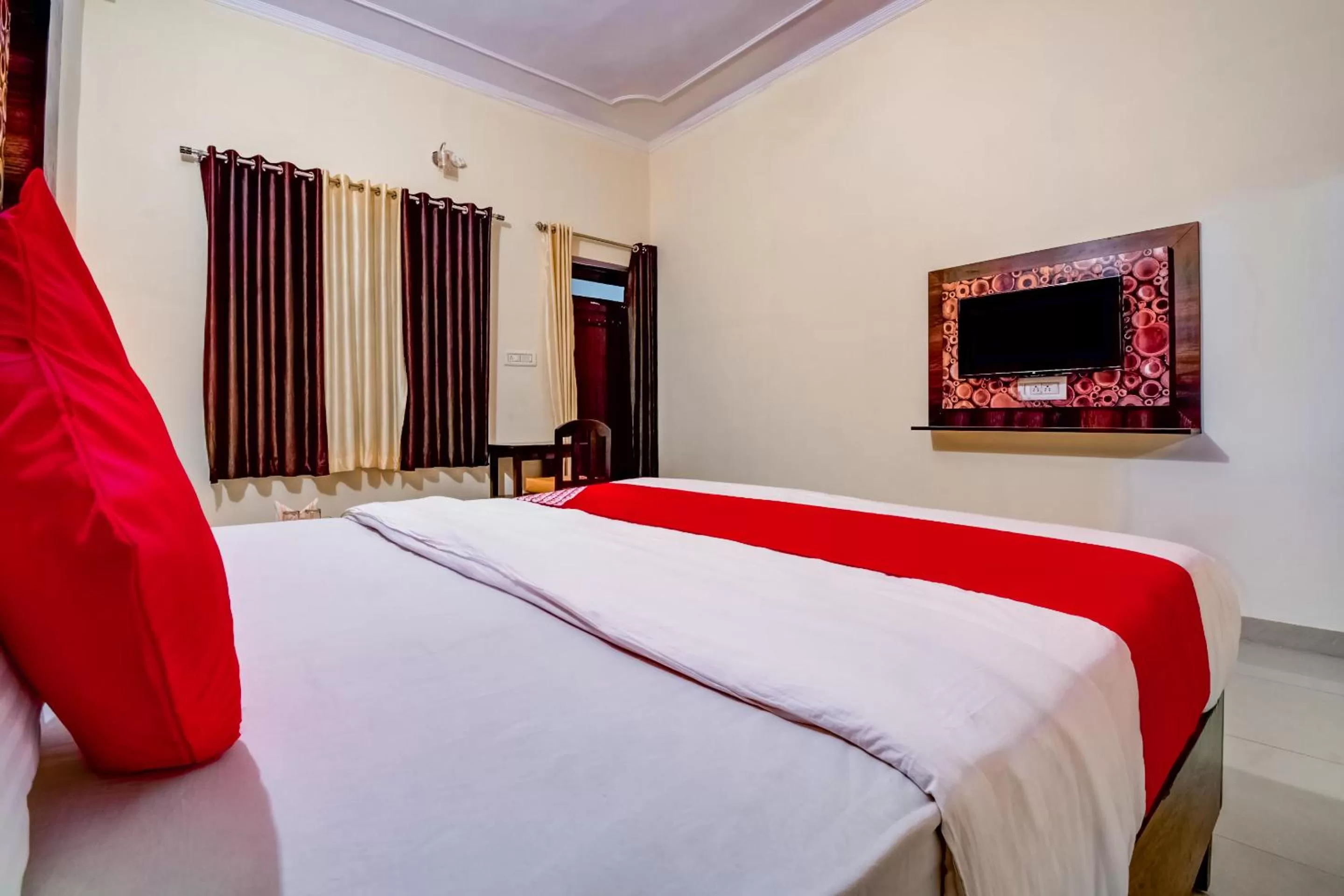 Bed in Hotel Saif Ranthambhore