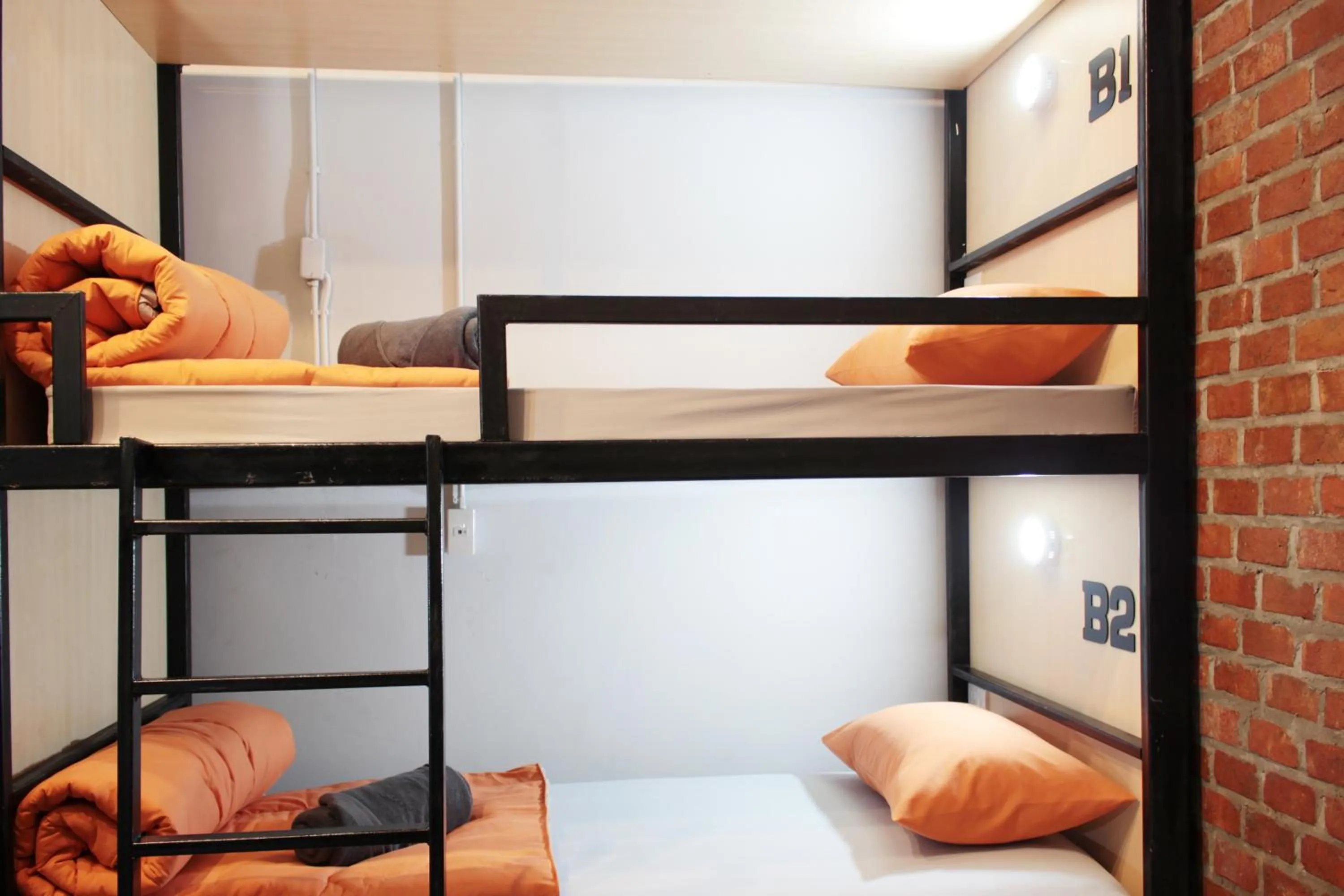bunk bed, Bed in Picnic Hotel Bangkok - Rang Nam