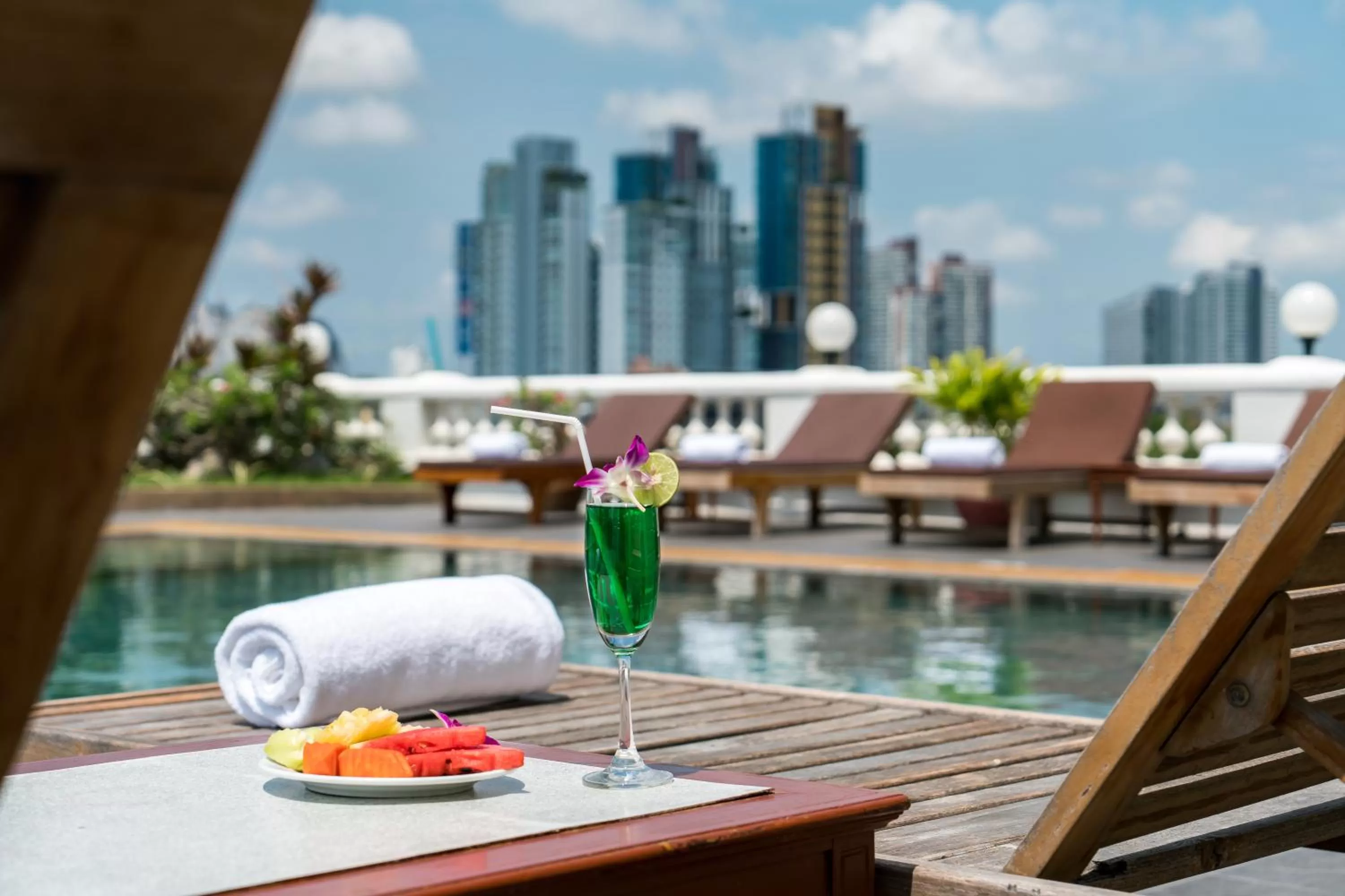 Swimming pool in Niran Grand Hotel