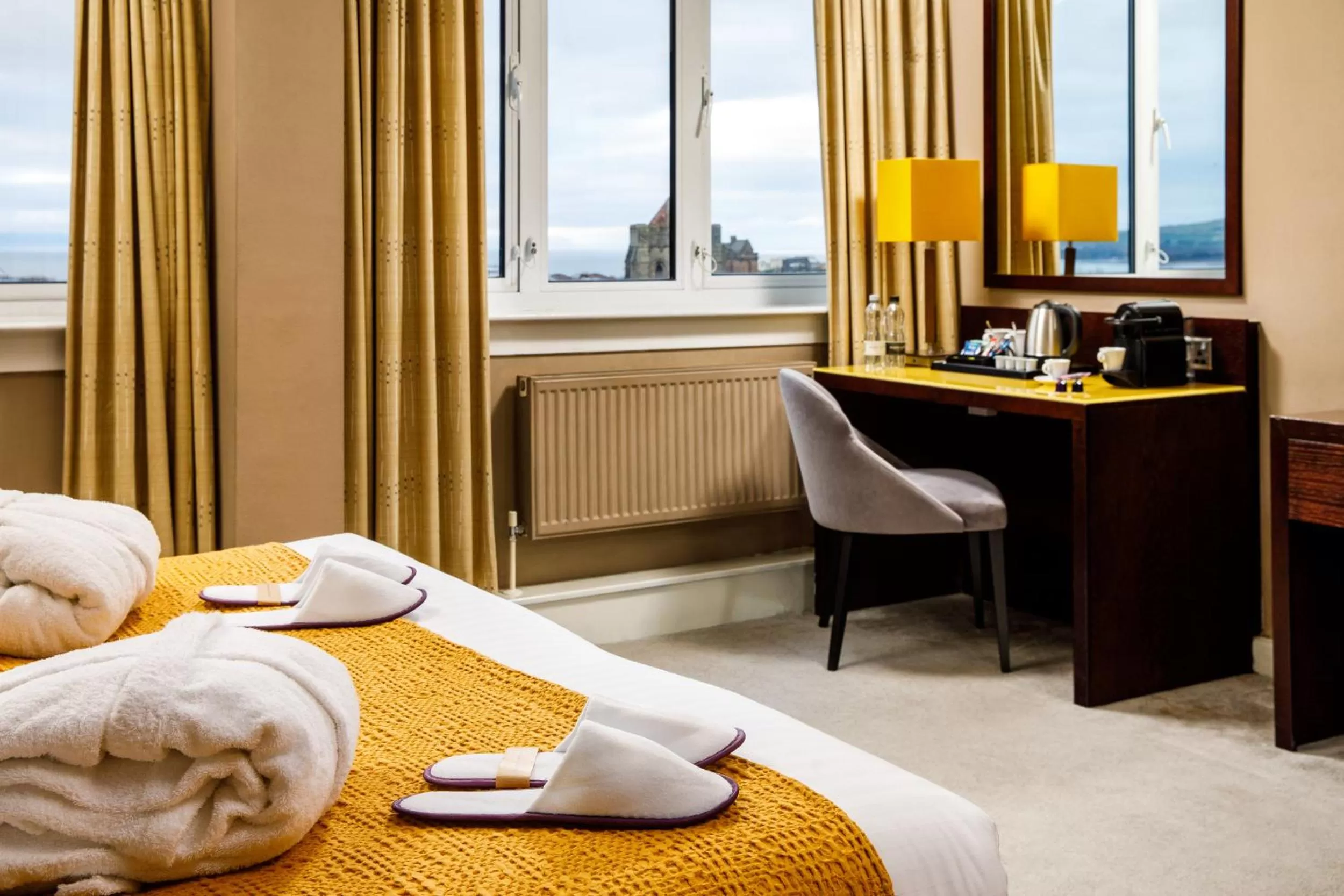 Bed in Mercure Ayr Hotel