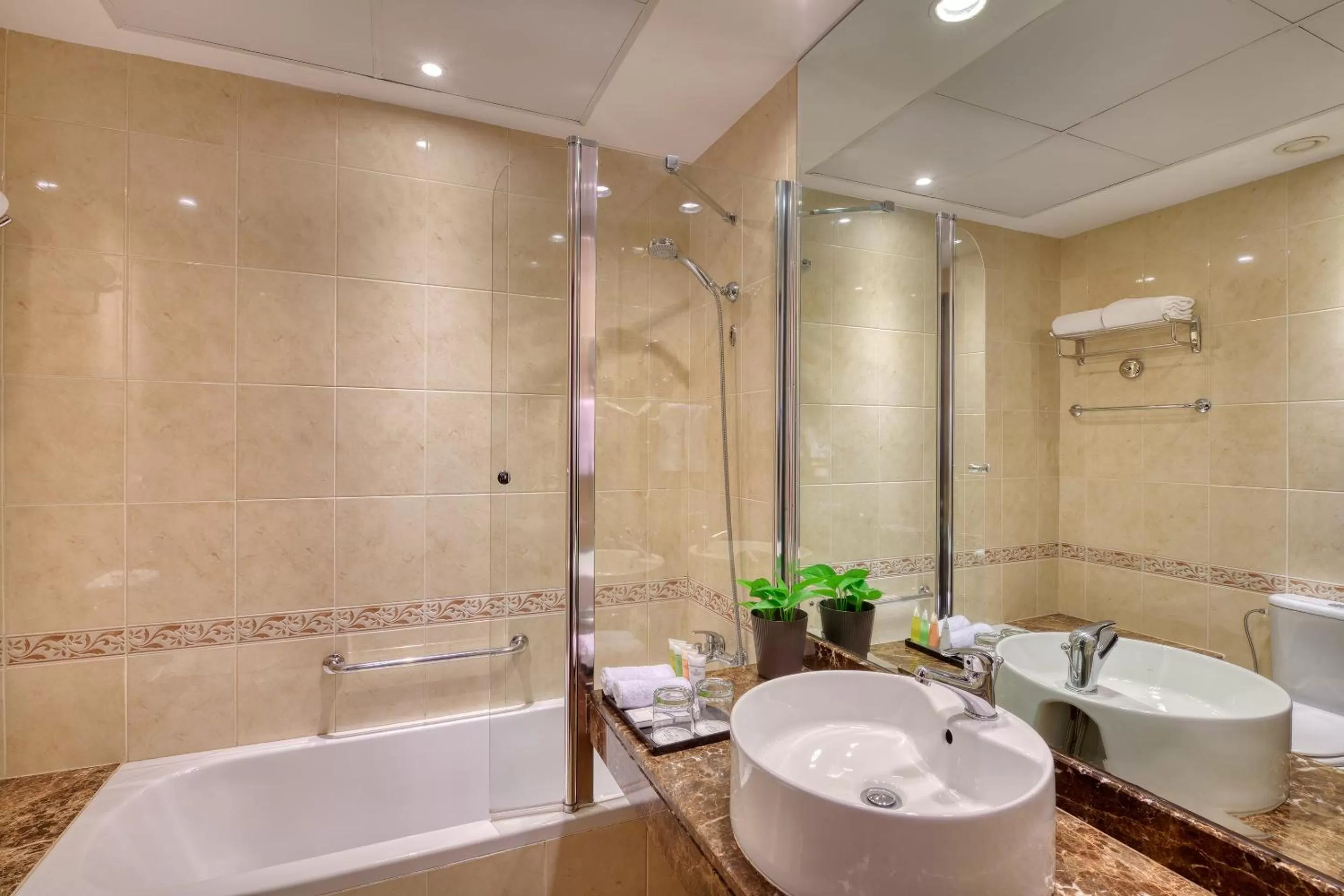 Bathroom in Majestic City Retreat Hotel