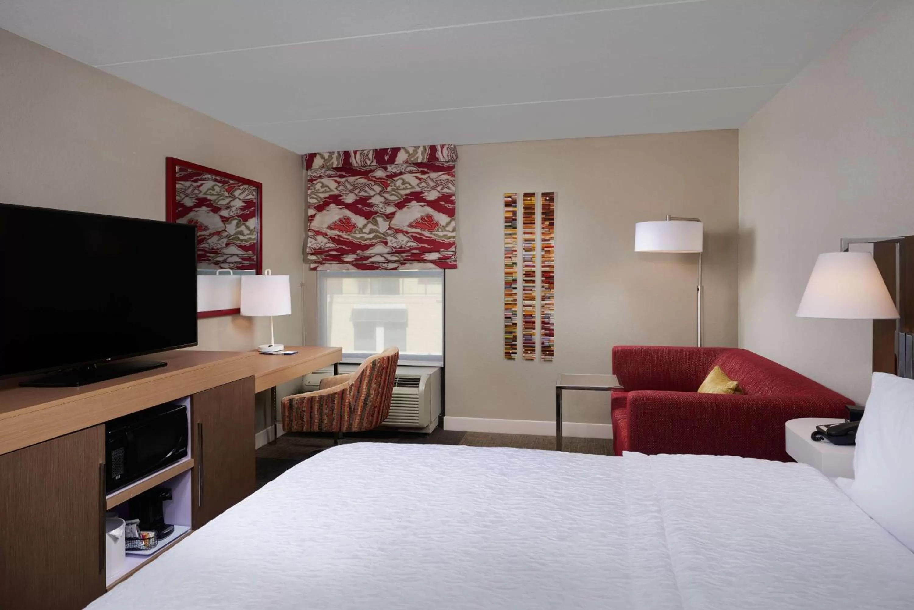 Bedroom, Bed in Hampton Inn & Suites Scottsdale On Shea Blvd