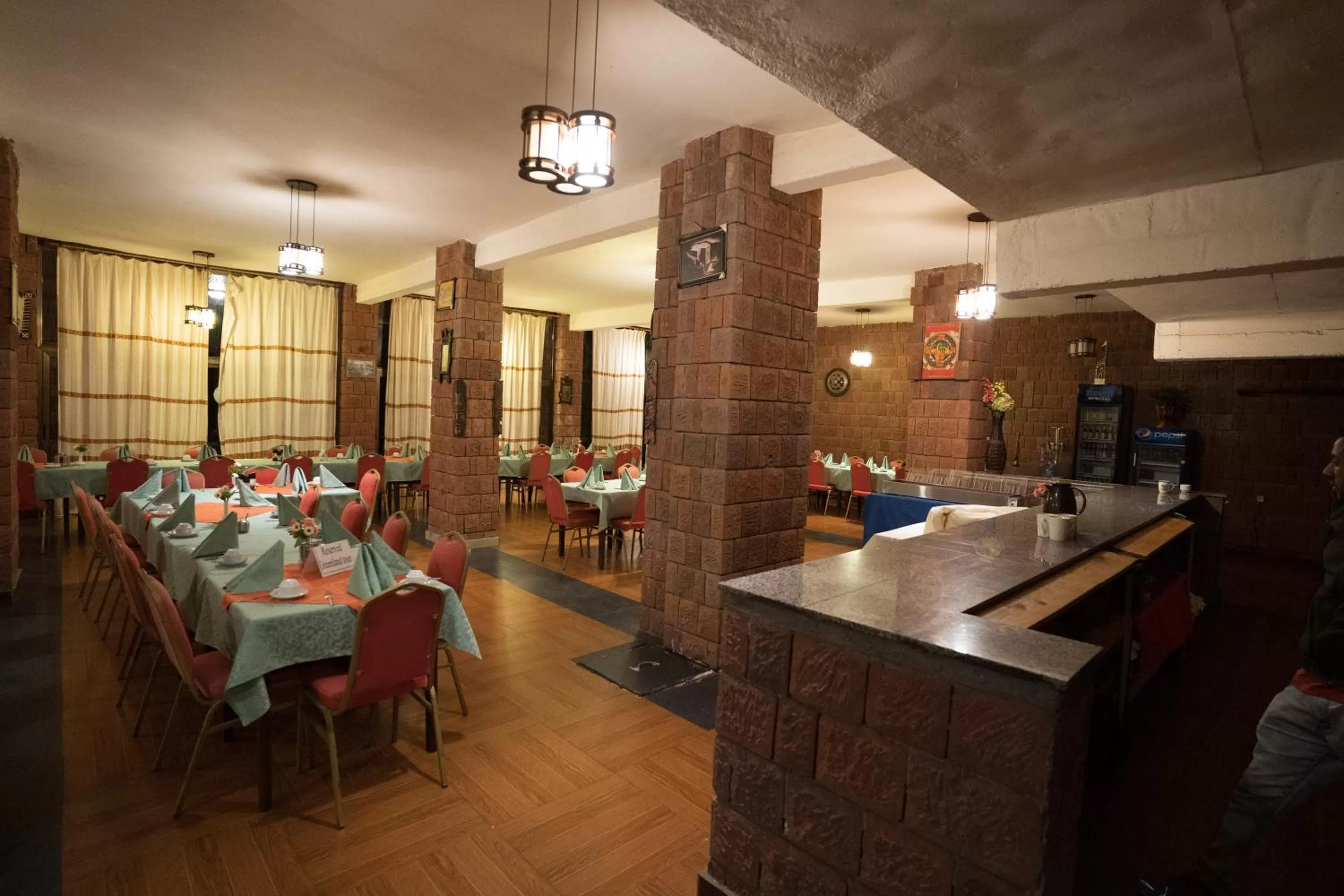 Restaurant/places to eat in Panoramic View Hotel