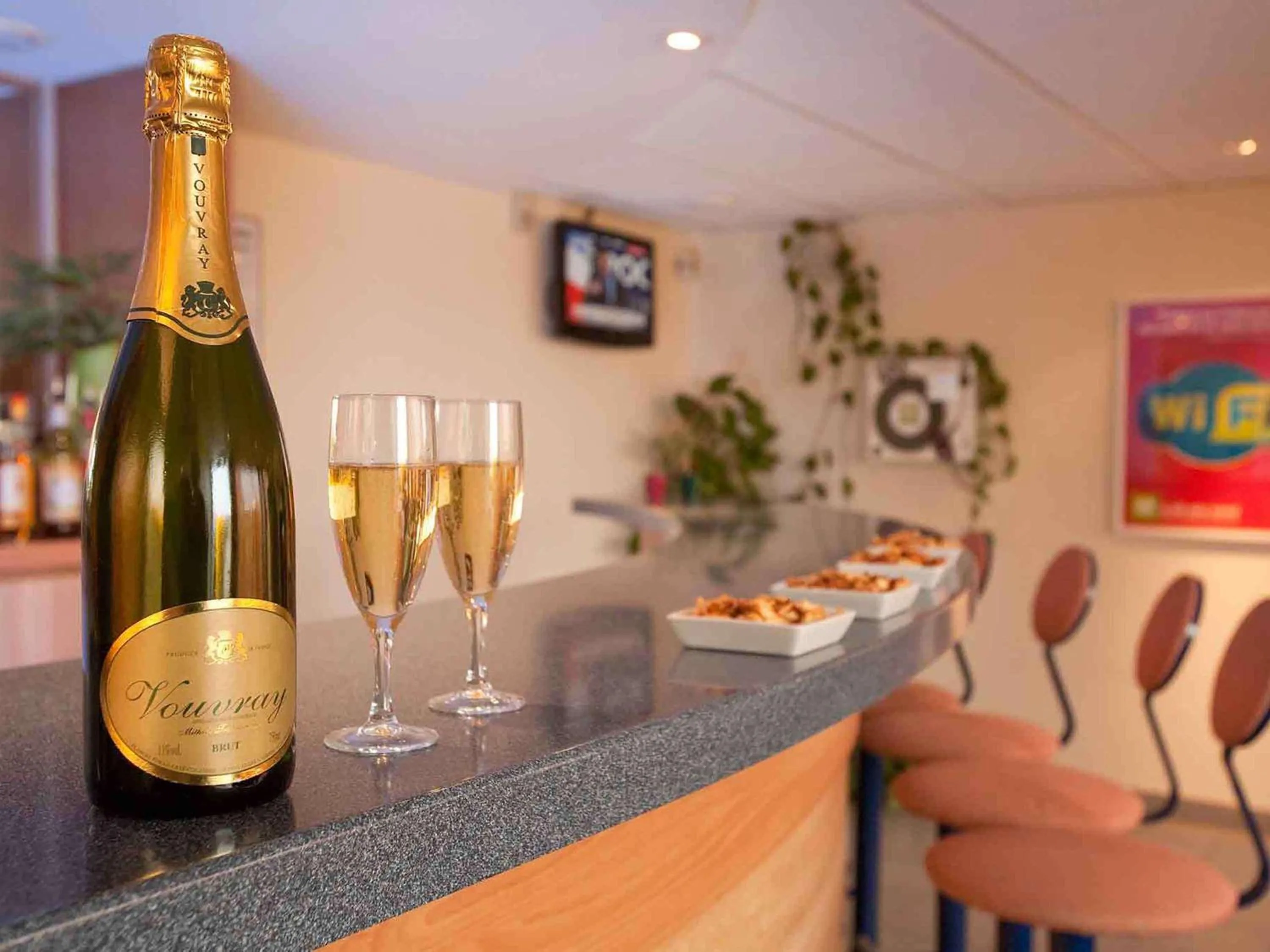 Lounge or bar in ibis Styles Orléans