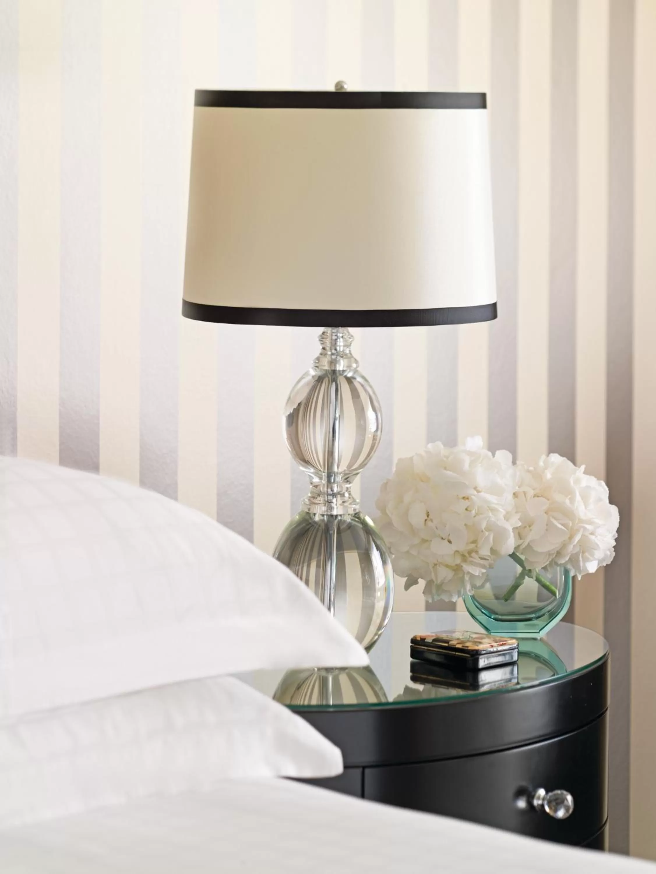 Modern King Room in Four Seasons Hotel Prague