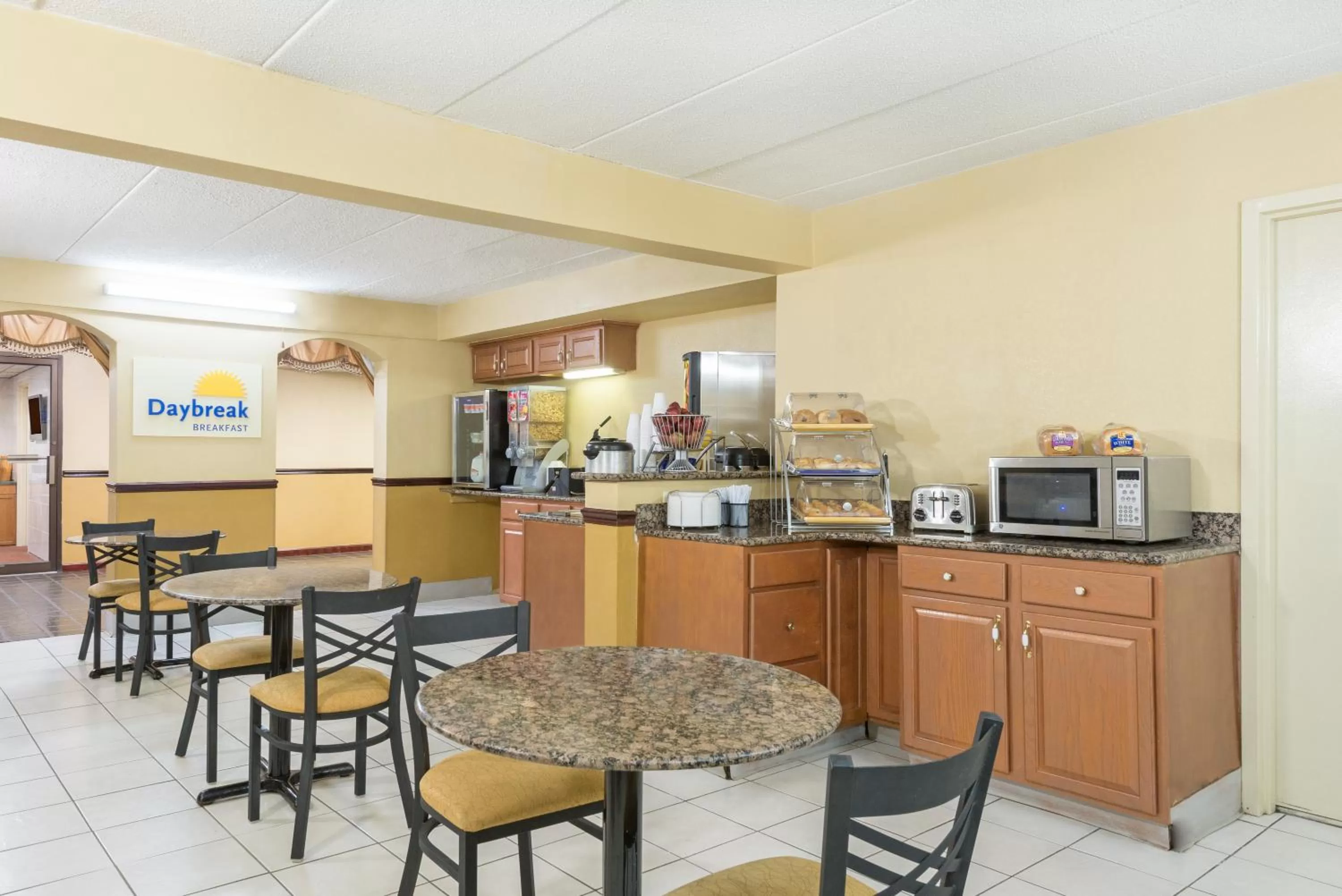 American breakfast in Days Inn by Wyndham Hagerstown I-70