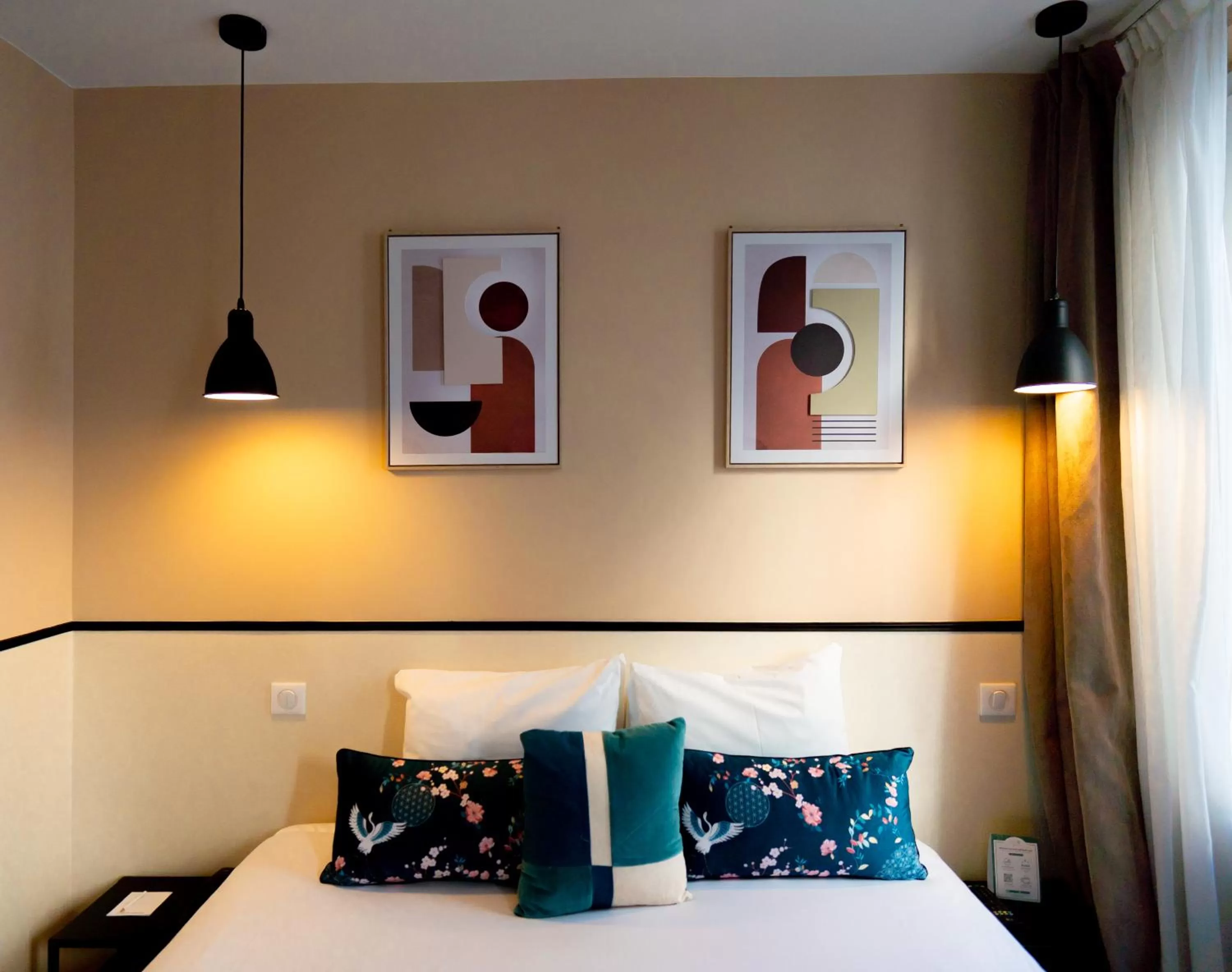 Photo of the whole room, Bed in Hotel Lilas Blanc