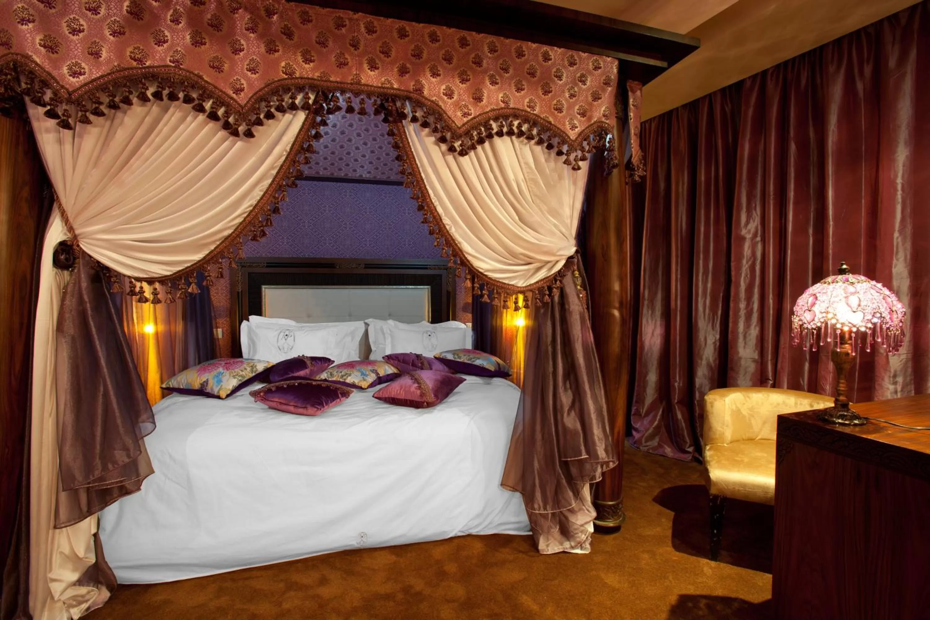 Bedroom, Bed in Art Palace Suites & Spa
