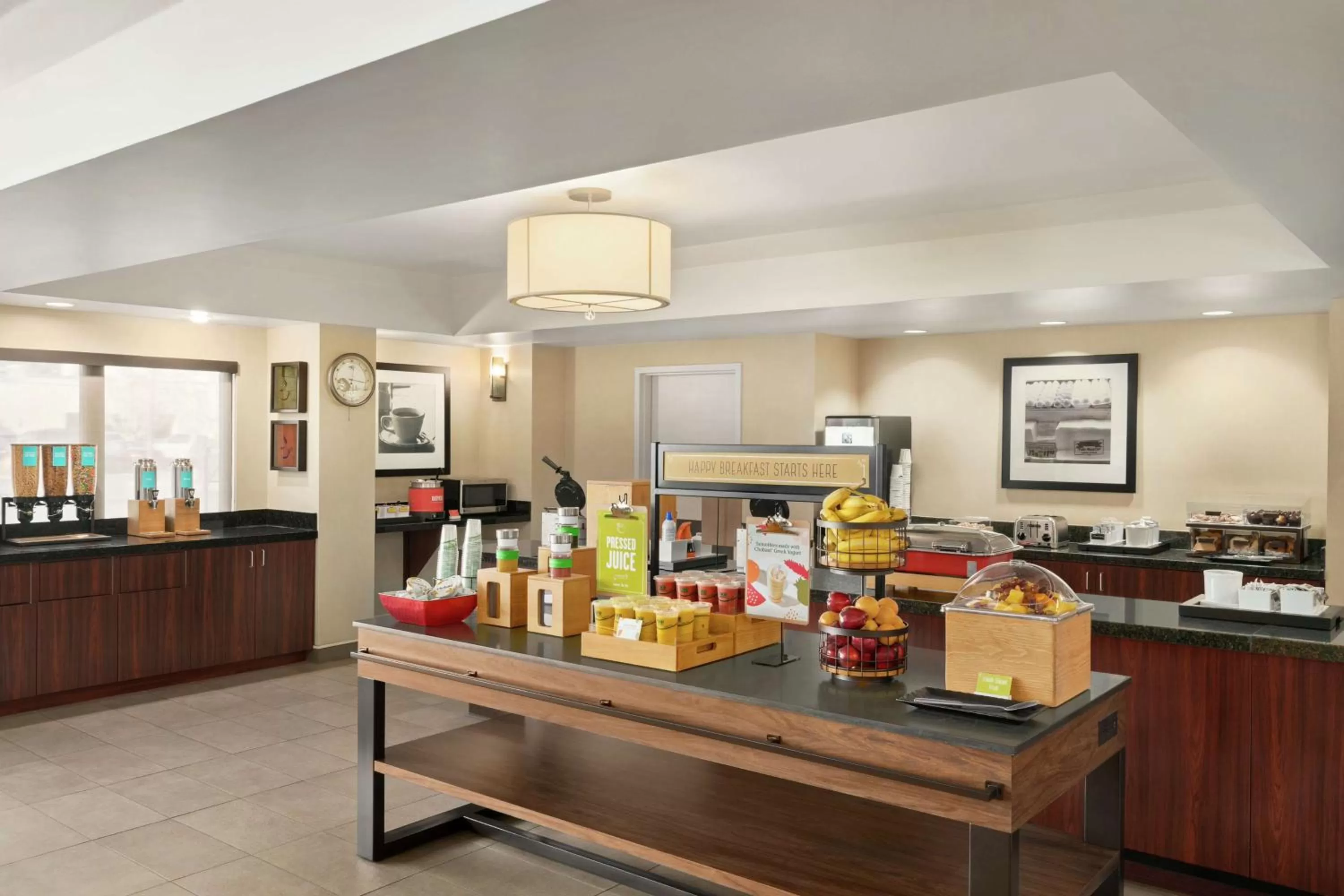 Breakfast in Hampton Inn Portland Airport