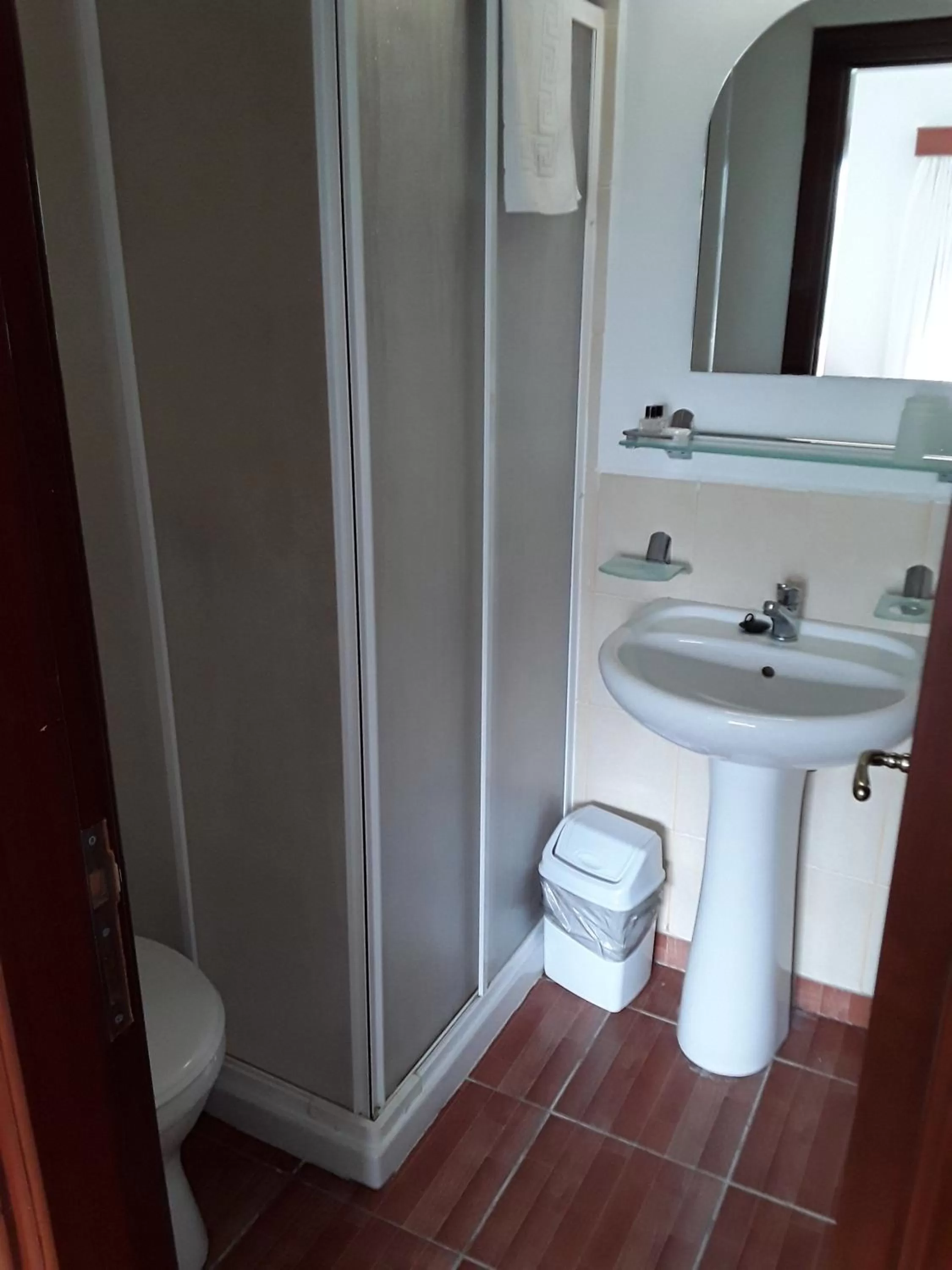 Shower in Citrus Tree Gardens