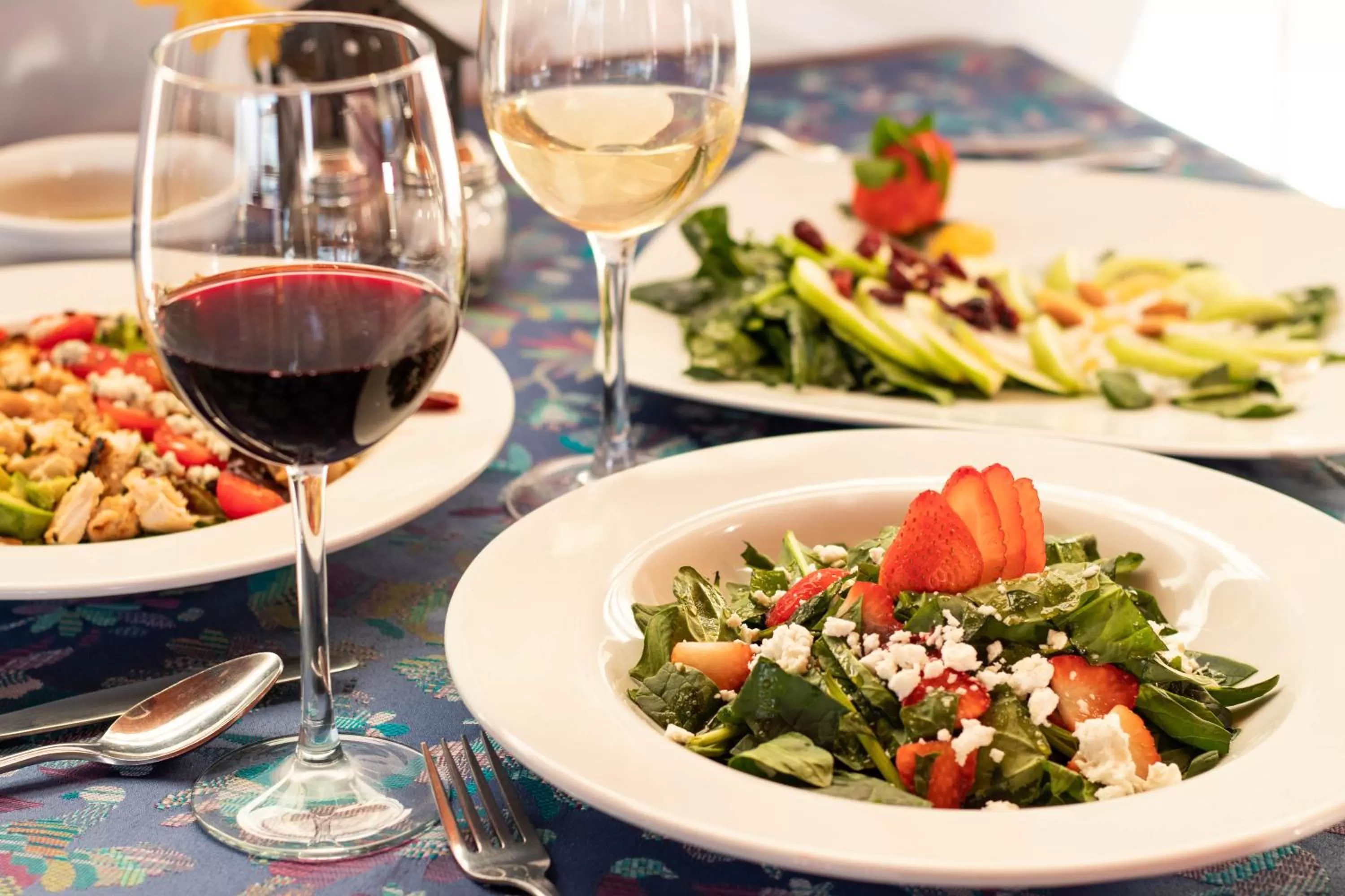 Restaurant/places to eat in The Westmarine Waterfront Hotel