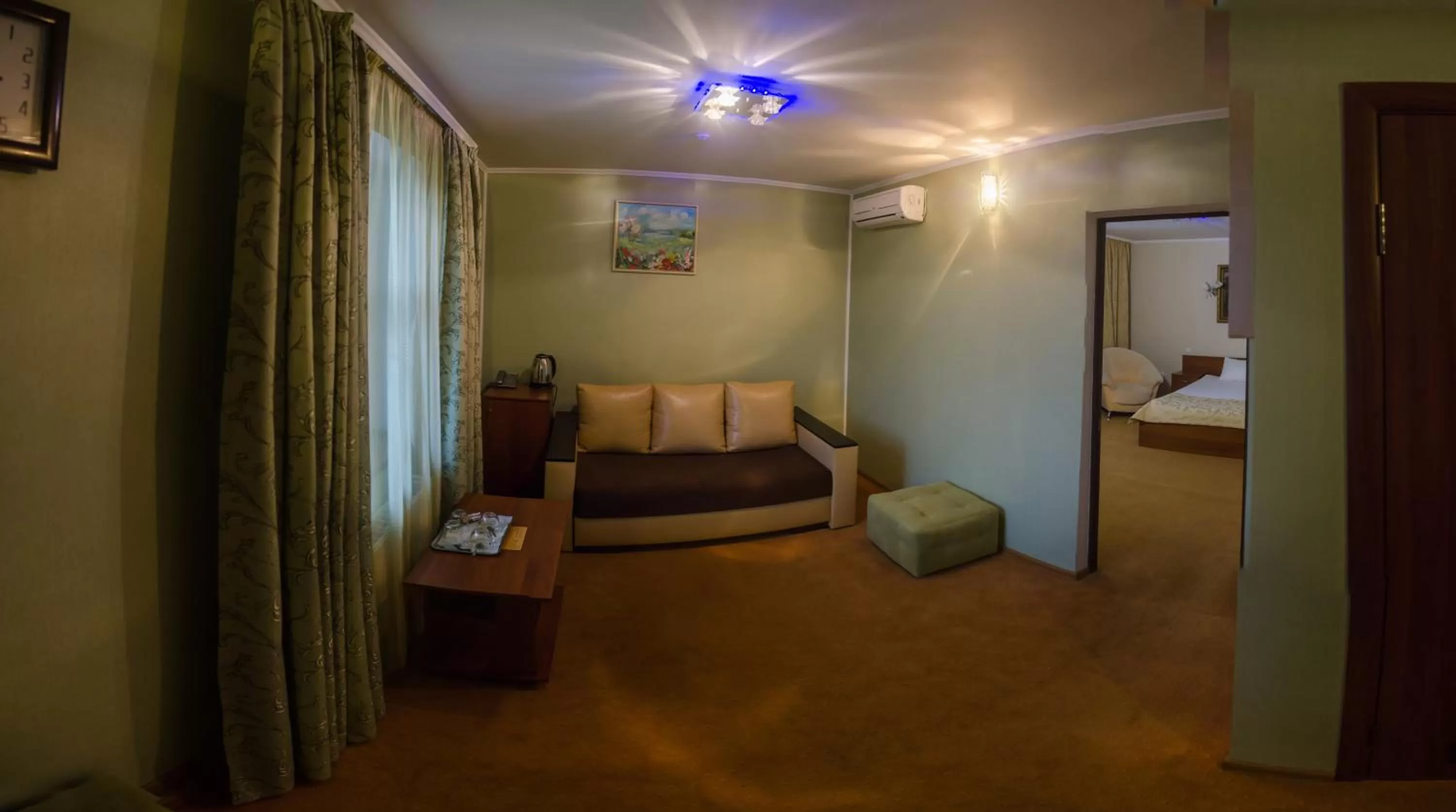 Seating area, Bed in Stara Vezha Hotel