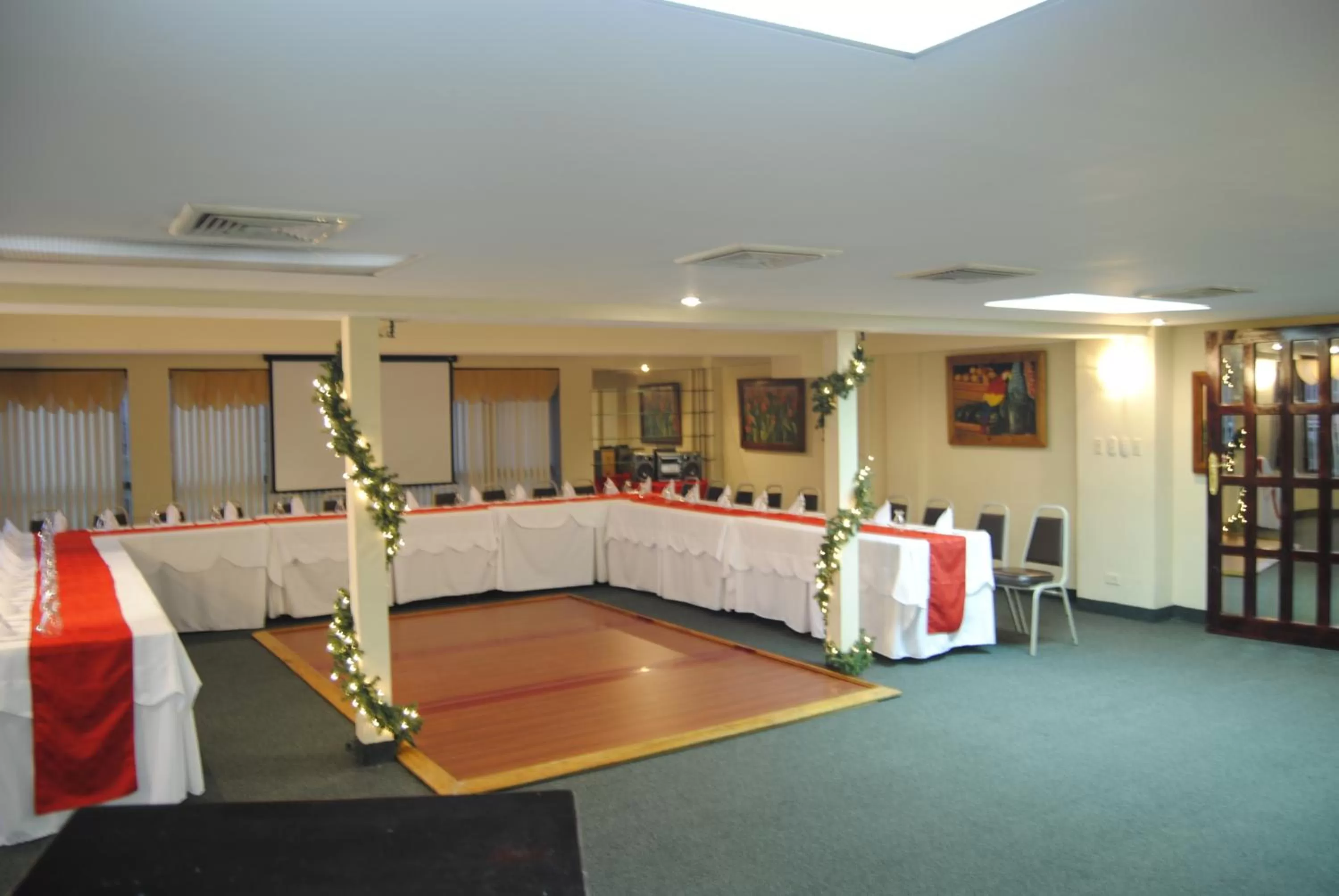 Lounge or bar in Apart Hotel La Cordillera