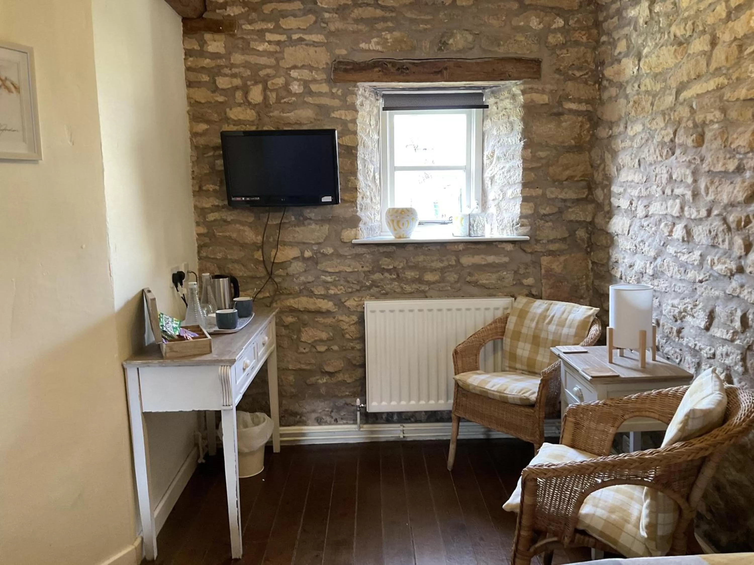 Bedroom in The Bell Inn