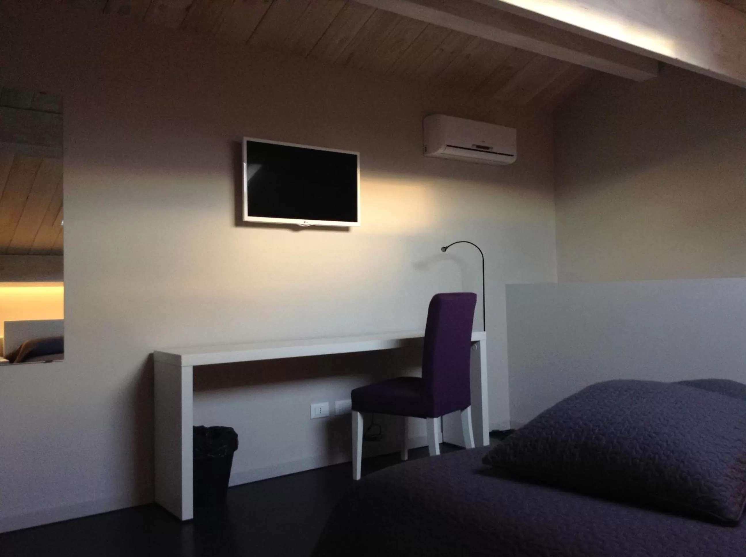 Photo of the whole room, TV/Entertainment Center in Sciara Biscari B&B