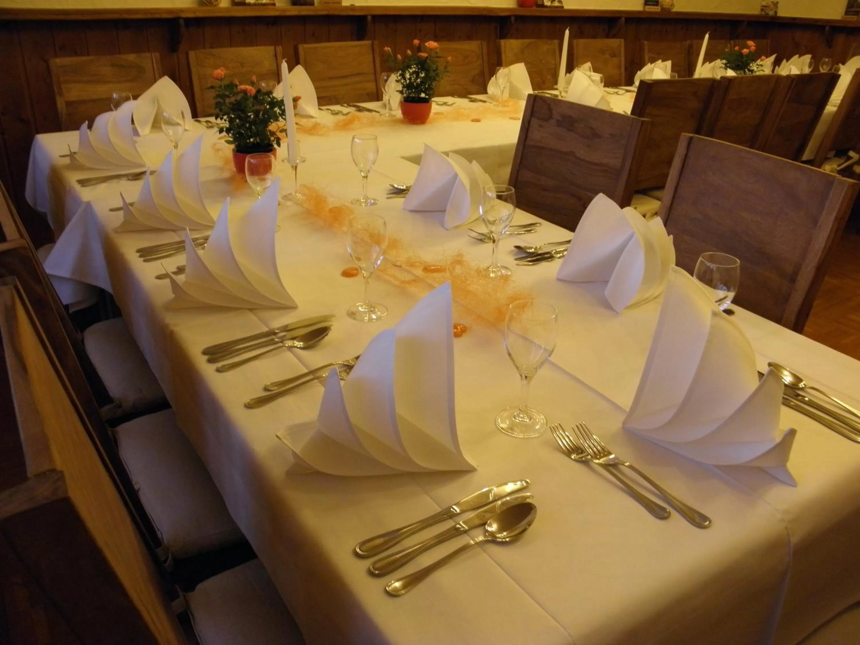 Restaurant/places to eat in Alb Hotel Schalksburg