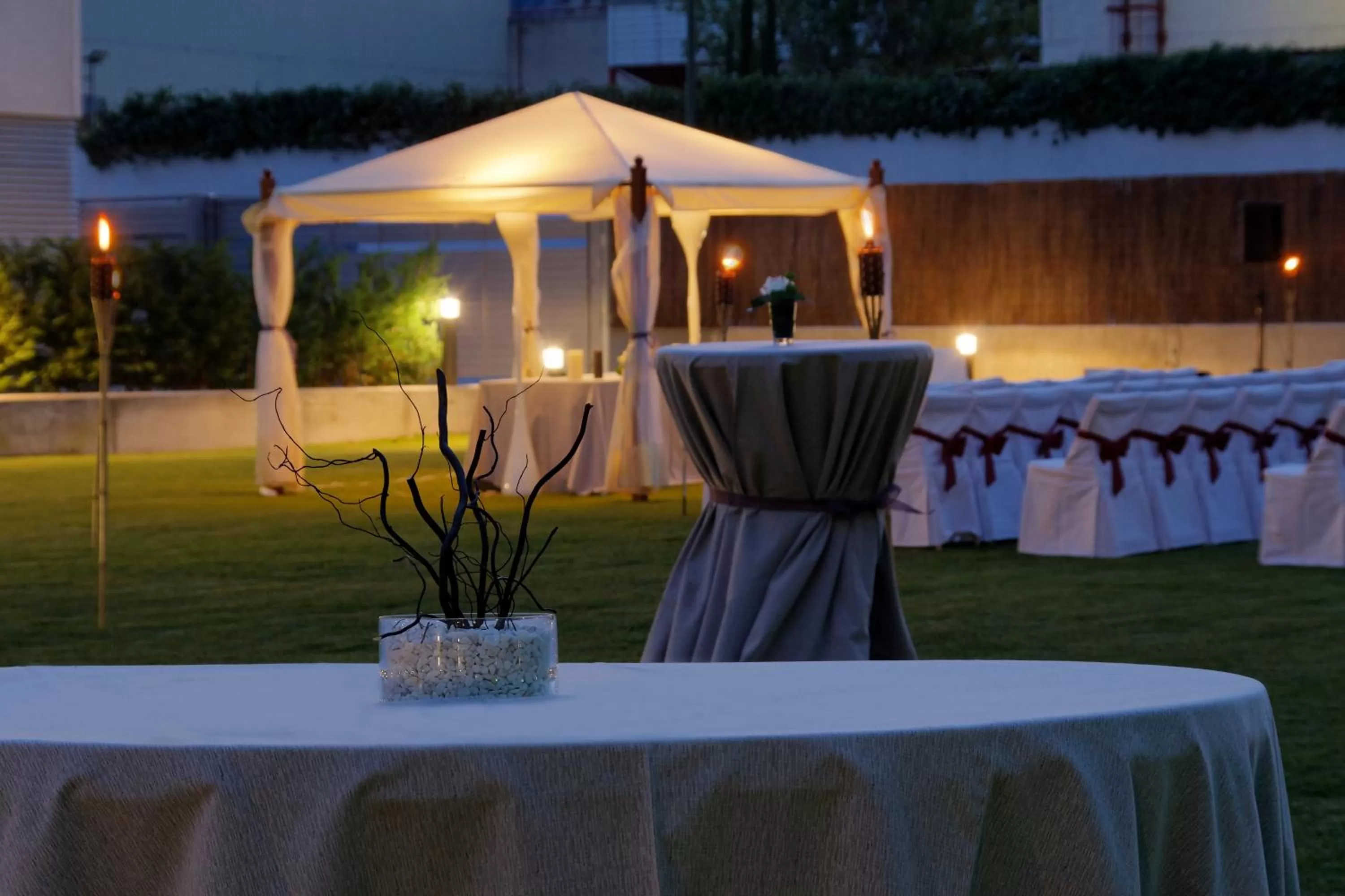 Business facilities in Axor Feria