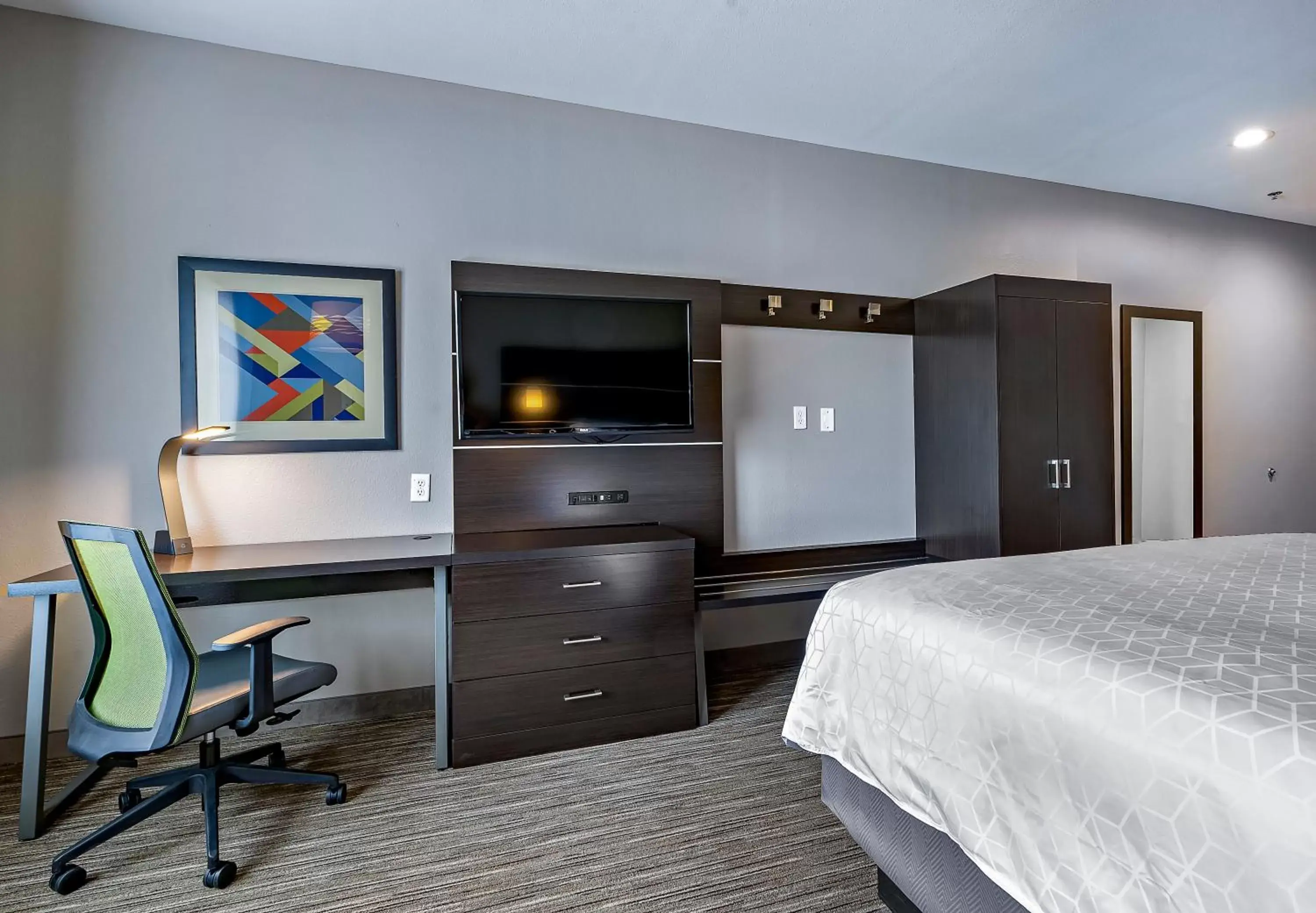 King Room with Roll in Shower - Hearing Accessible/Non-Smoking in Holiday Inn Express Hotel & Suites Kilgore North, an IHG Hotel King Room with Roll in Shower - Hearing Accessible/Non-Smoking in Holiday Inn Express Hotel & Suites Kilgore North, an IHG Hotel
