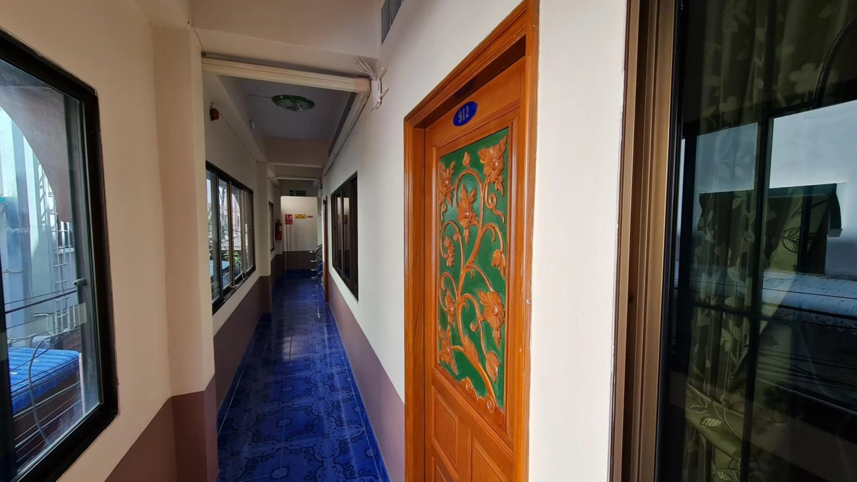 Property building in Vech Guesthouse Patong