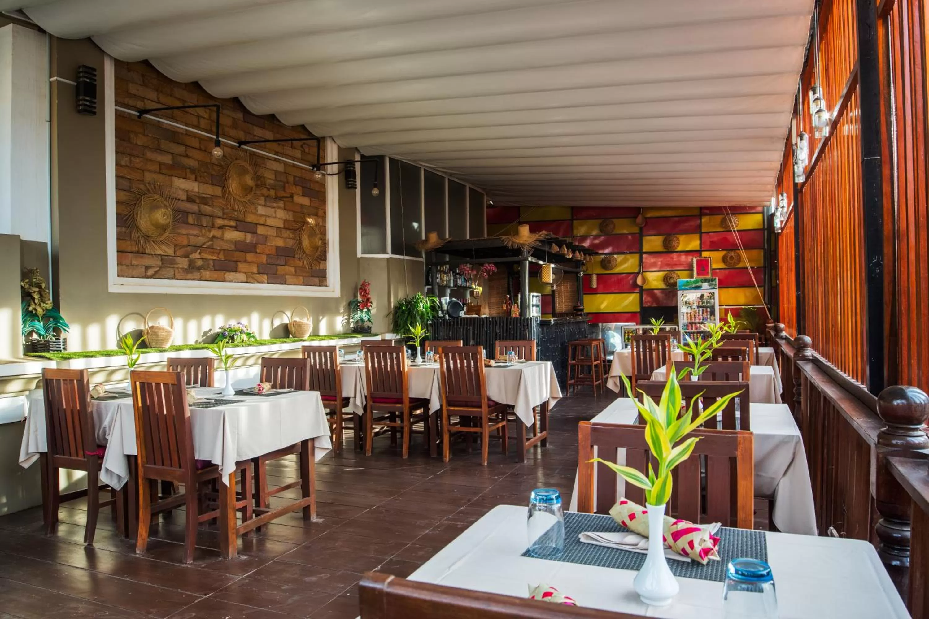 Restaurant/places to eat in La Villa du Bonheur