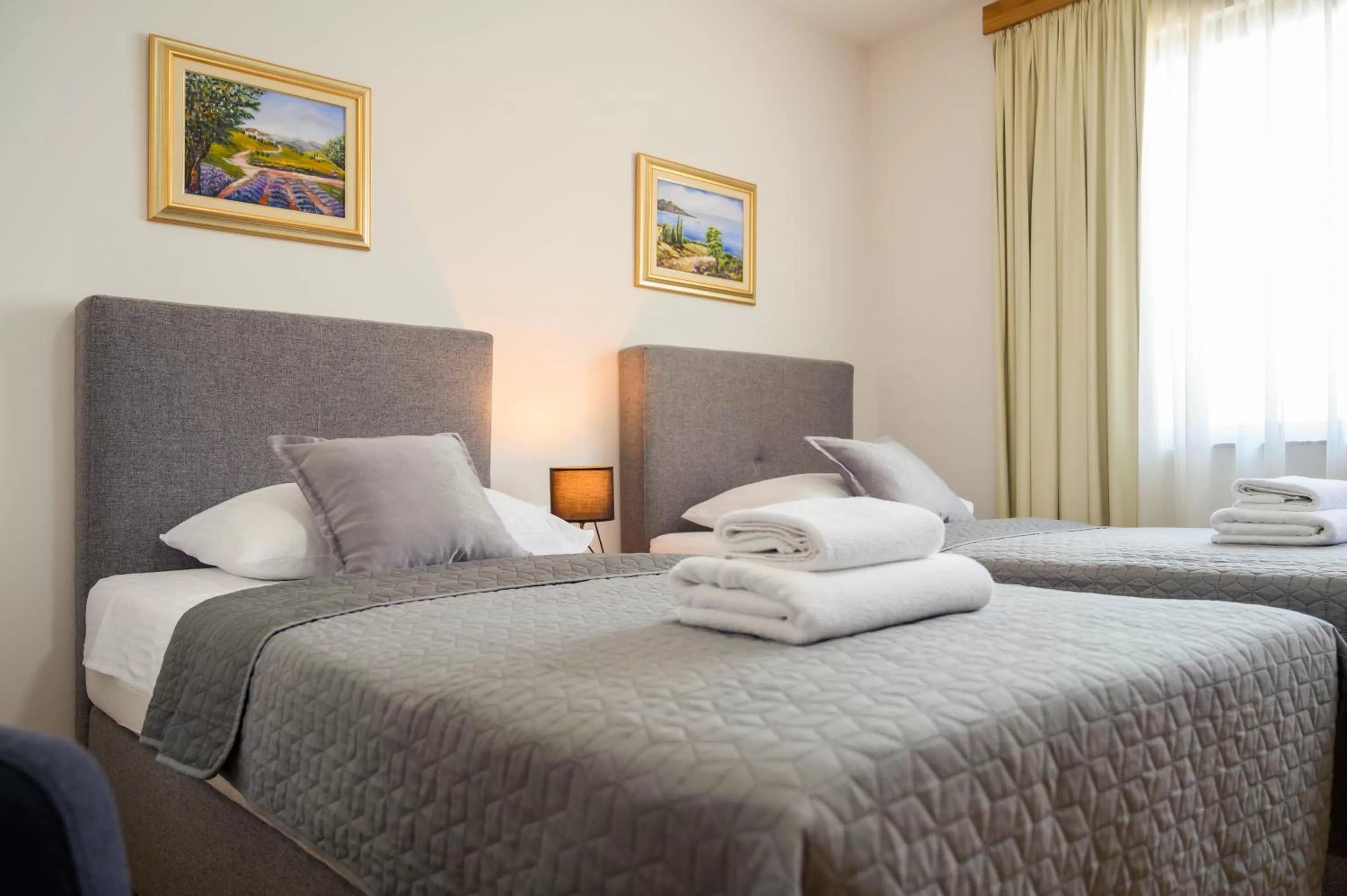 Photo of the whole room, Bed in Boutique rooms Kican