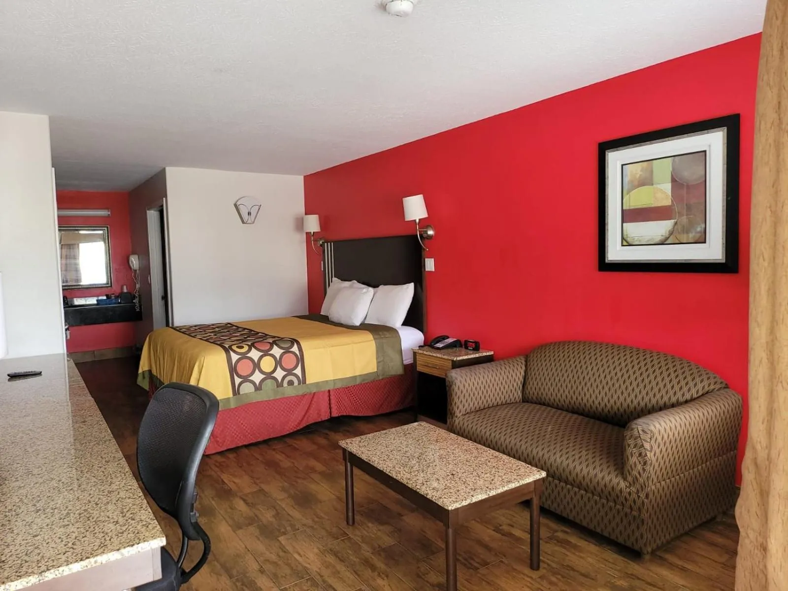Bed in Texas Inn and Suites Raymondville