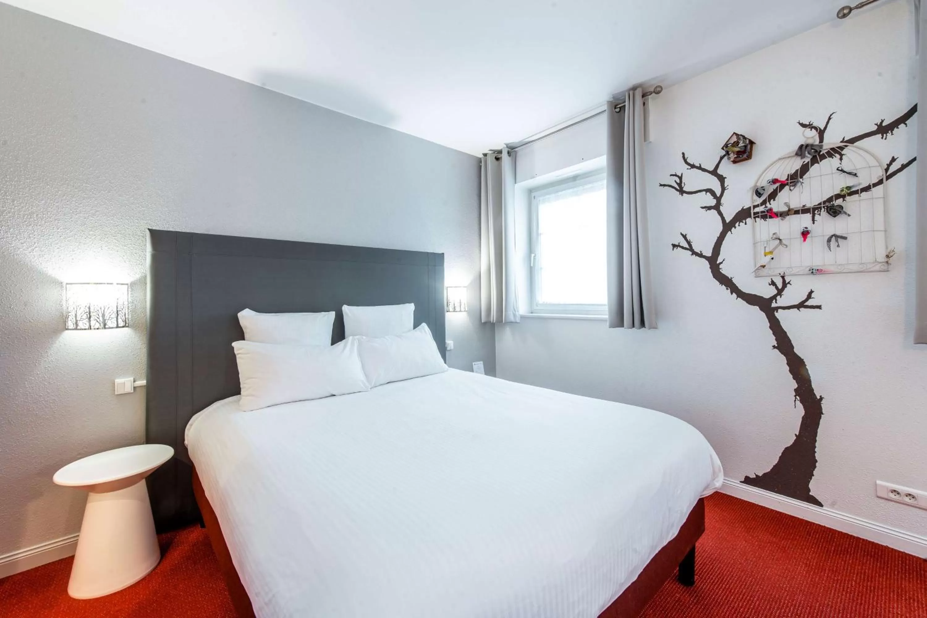 Photo of the whole room, Bed in Best Western Plus Au cheval Blanc à Mulhouse